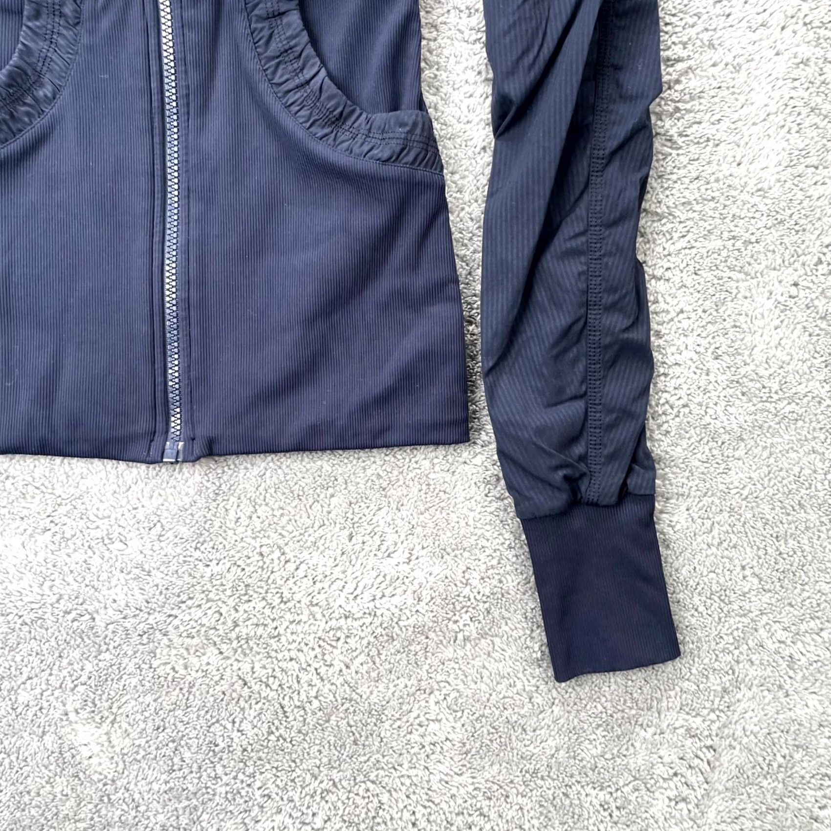 Lululemon Lululemon Hoodie Womens 2 Blue Striped Define Thumbhole Sleeve Full Zip Yoga Shirt Size XS / US 0-2 / IT 36-38 - 2 Thumbnail