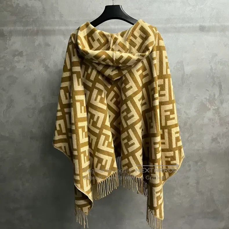 Fendi Fendi size 140*140cm Large Shawl Cashmere Wrap Size ONE SIZE - 3 Thumbnail