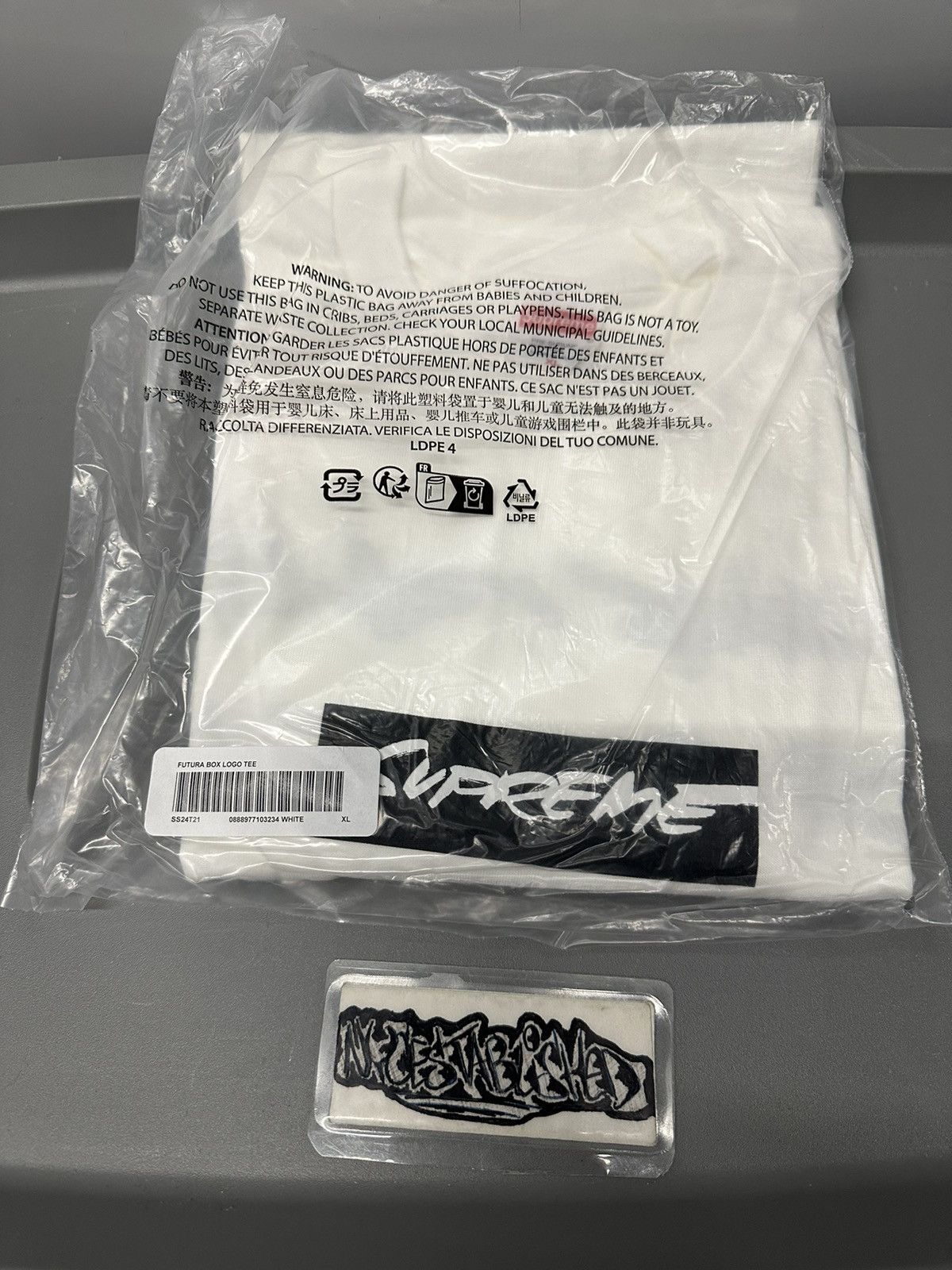 Futura × Supreme Supreme Futura Box Logo Tee White Size XL Size US XL / EU 56 / 4 - 3 Thumbnail