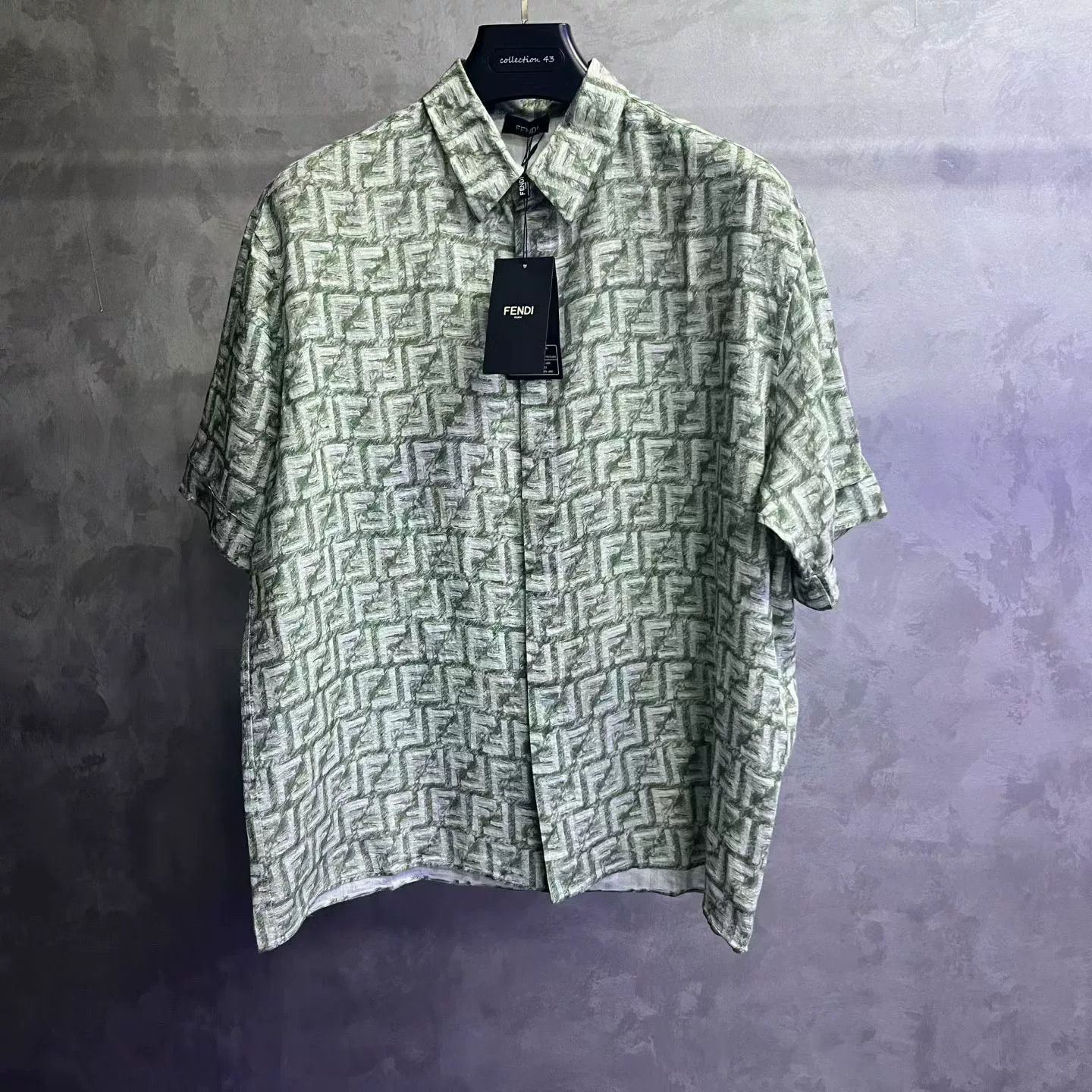 Fendi Fendi 2024 Green Logo Print Short-Sleeve Shirt Size US M / EU 48-50 / 2 - 1 Thumbnail