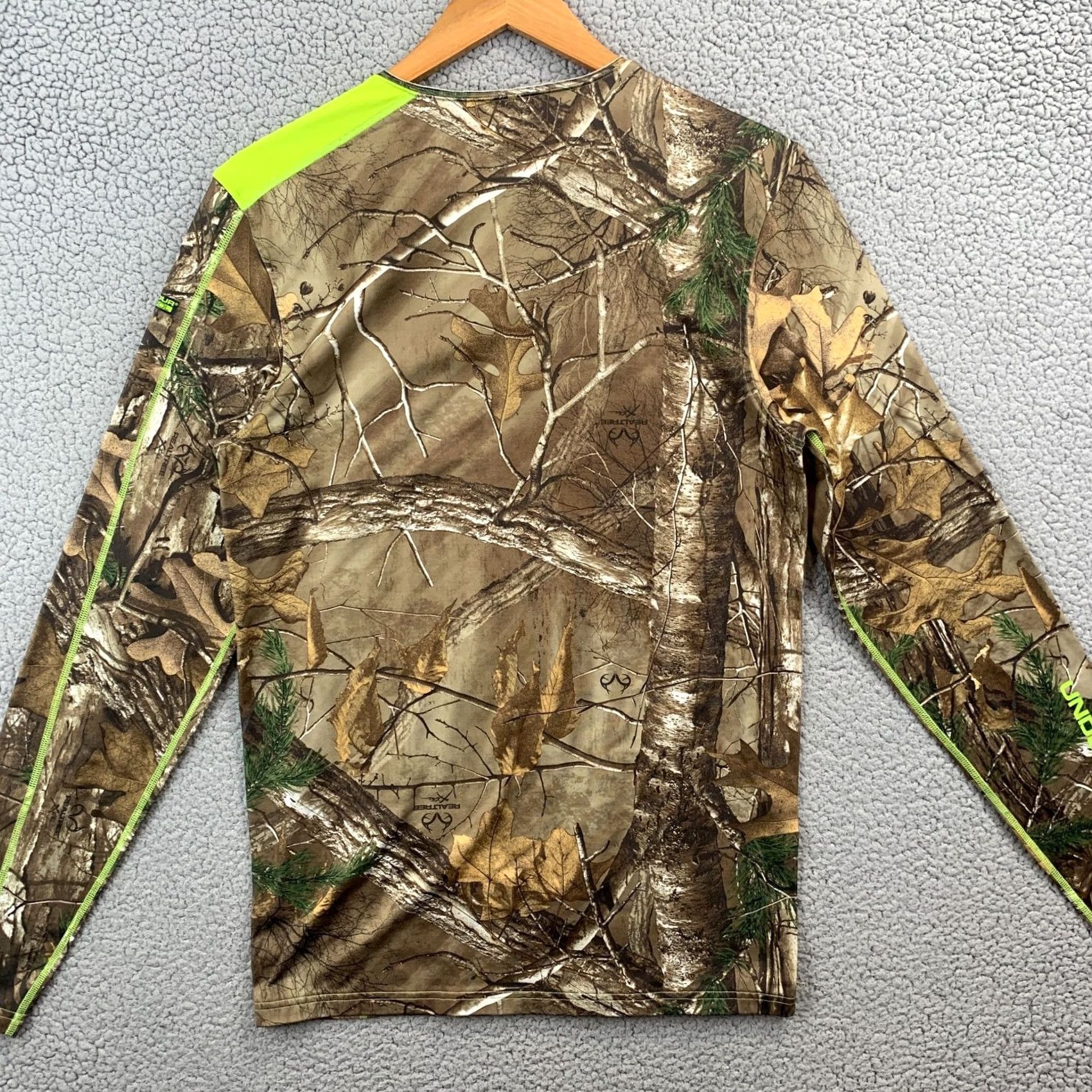 Under Armour Under Armour ColdGear Shirt Mens L Camouflage Scent Control Breathable Compression Mock Neck Pullover Elasticodiene Polyester Size US L / EU 52-54 / 3 - 5 Thumbnail
