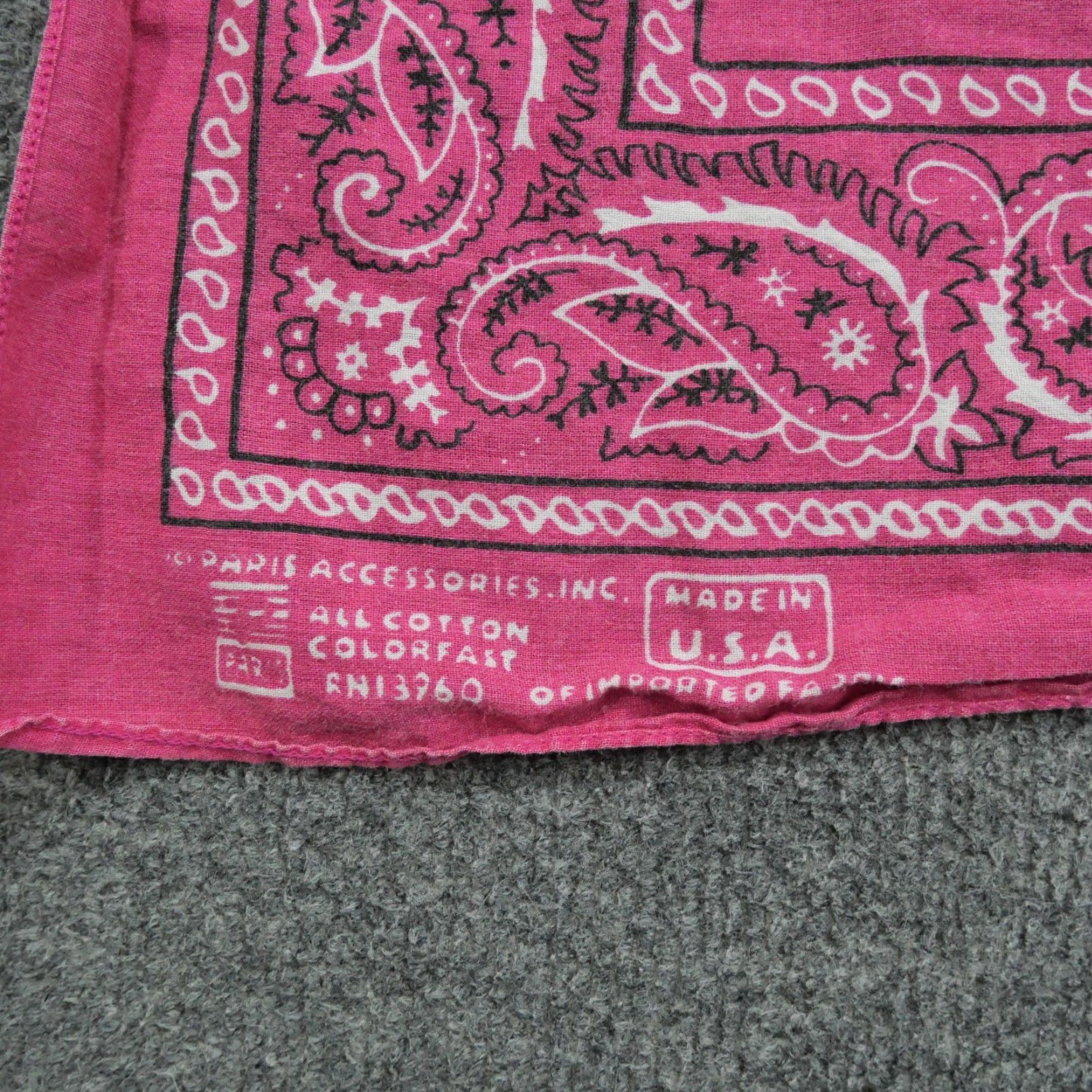 Vintage VINTAGE Paris Bandana Pink Paisley Handkerchief Men One Size Cotton Paisley Patterned Bandana Pink Vintage Paris Size ONE SIZE - 2 Thumbnail