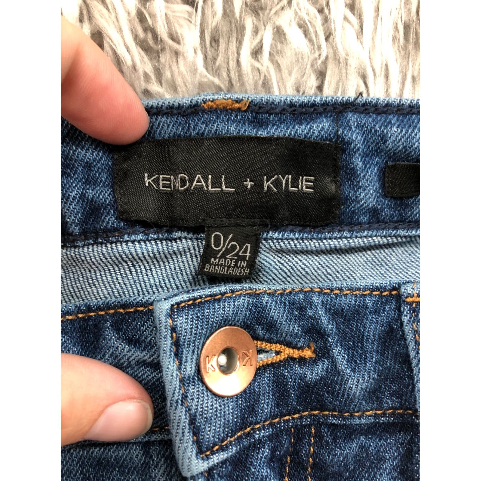 Vintage Kendall & Kylie Shorts Womens size 0 Drifter High Rise Dark Wash Blue Denim Jean Neighborhood Size 25" / US 0 / IT 36 - 6 Thumbnail
