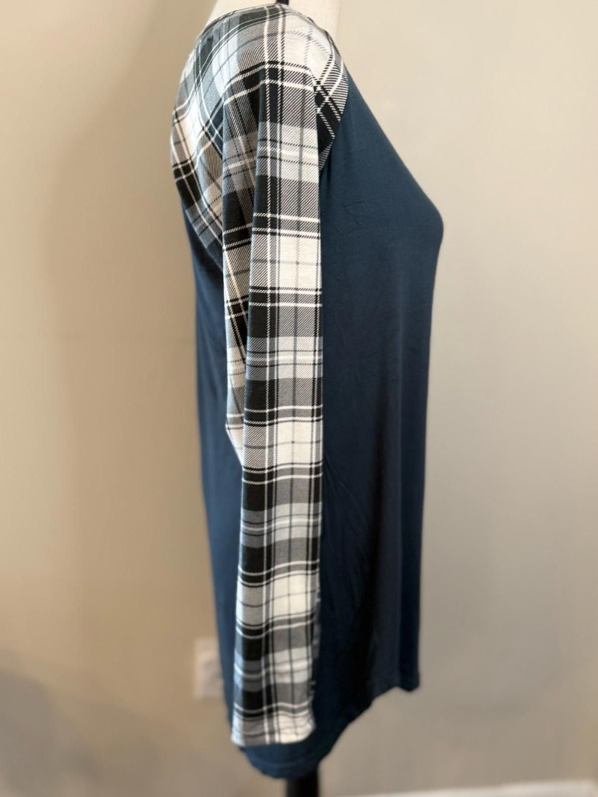 Other Amaryllis long sleeve blue tee black white plaid sleeves SM Size S / US 4 / IT 40 - 2 Thumbnail