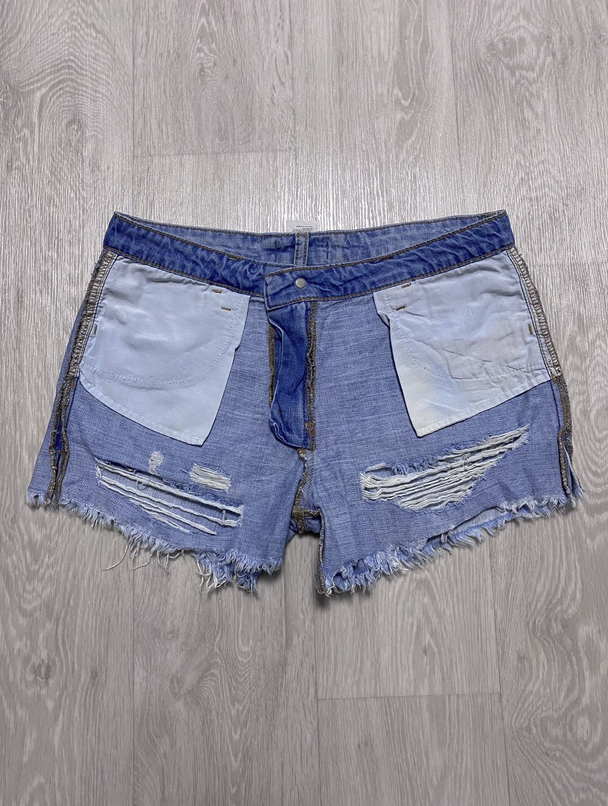 Dolce & Gabbana Women’s D&G Washed Blue Torn Fringed Distressed Denim Shorts Size 26" / US 2 / IT 38 - 12 Thumbnail