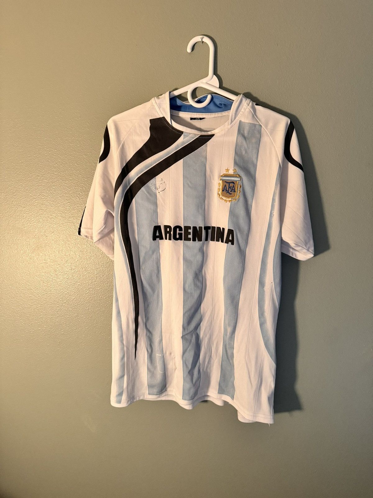 Other Argentinian fútbol jersey Size US M / EU 48-50 / 2 - 2 Thumbnail
