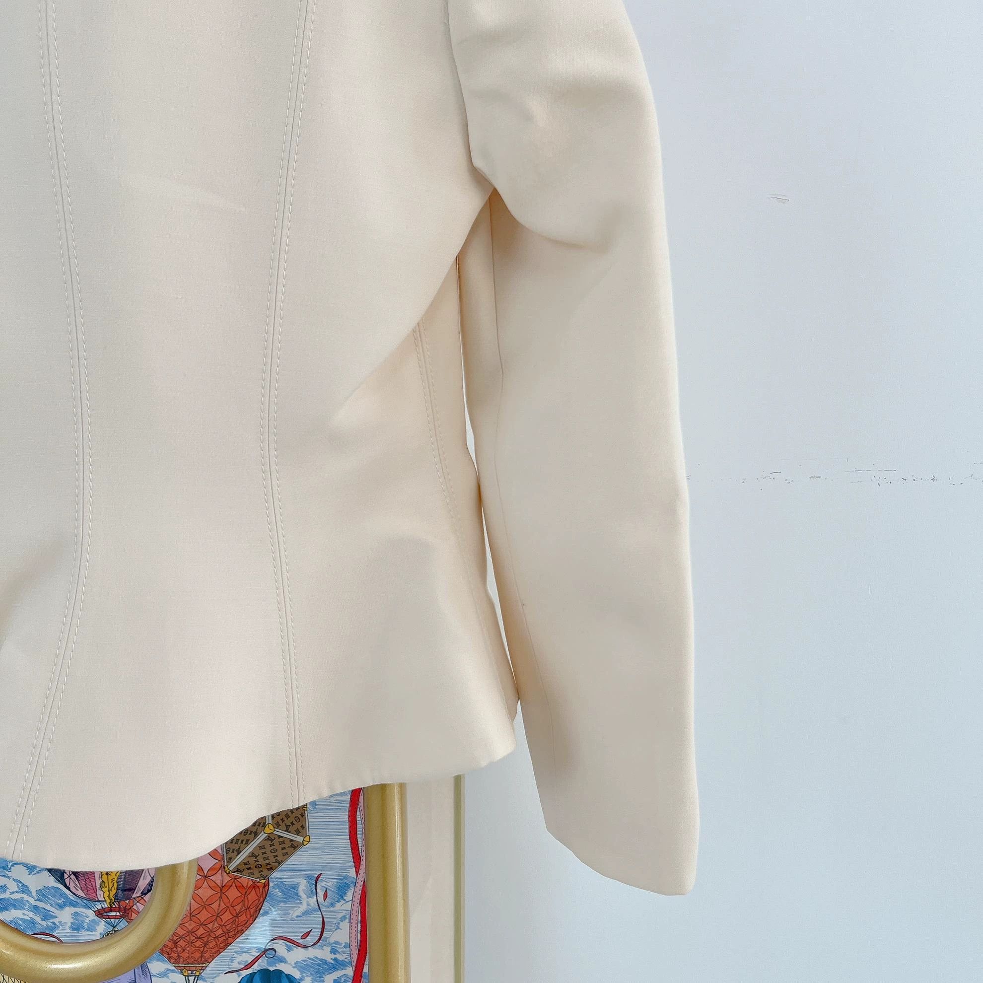 Valentino Valentino Beige Short Jacket 40 Size S / US 4 / IT 40 - 5 Thumbnail