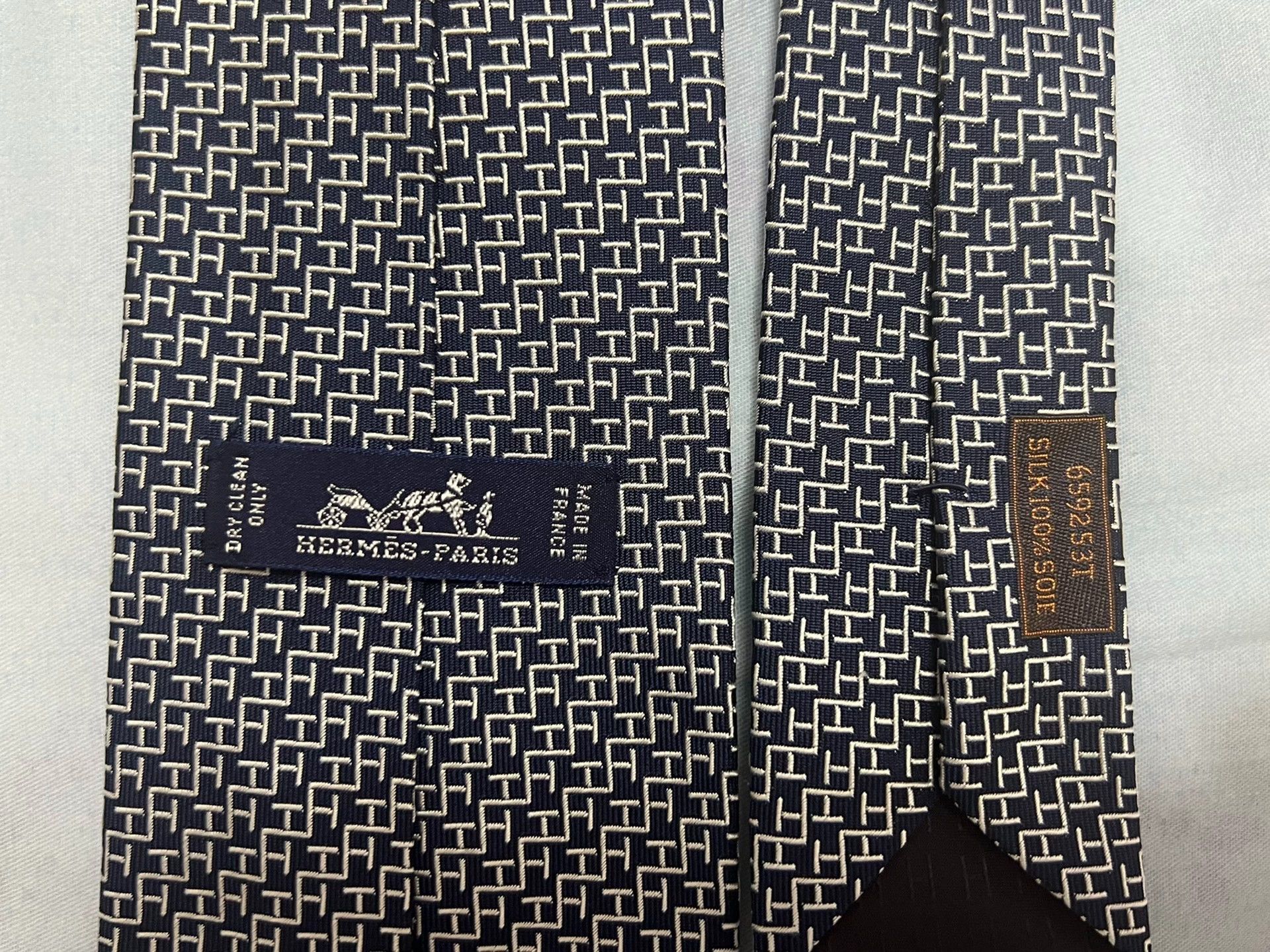 Hermes Hermes 100% Silk Men's Tie Color as Shown Size ONE SIZE - 3 Thumbnail