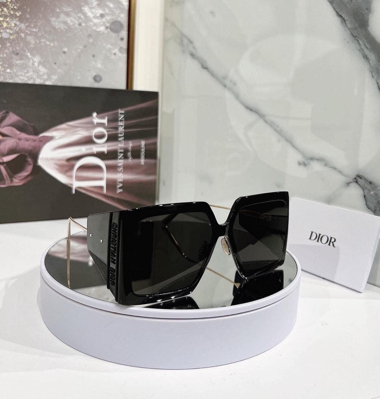 image of New Dior Diorsolar - S1U - 10A0 Sunglasses in Black, Women's
