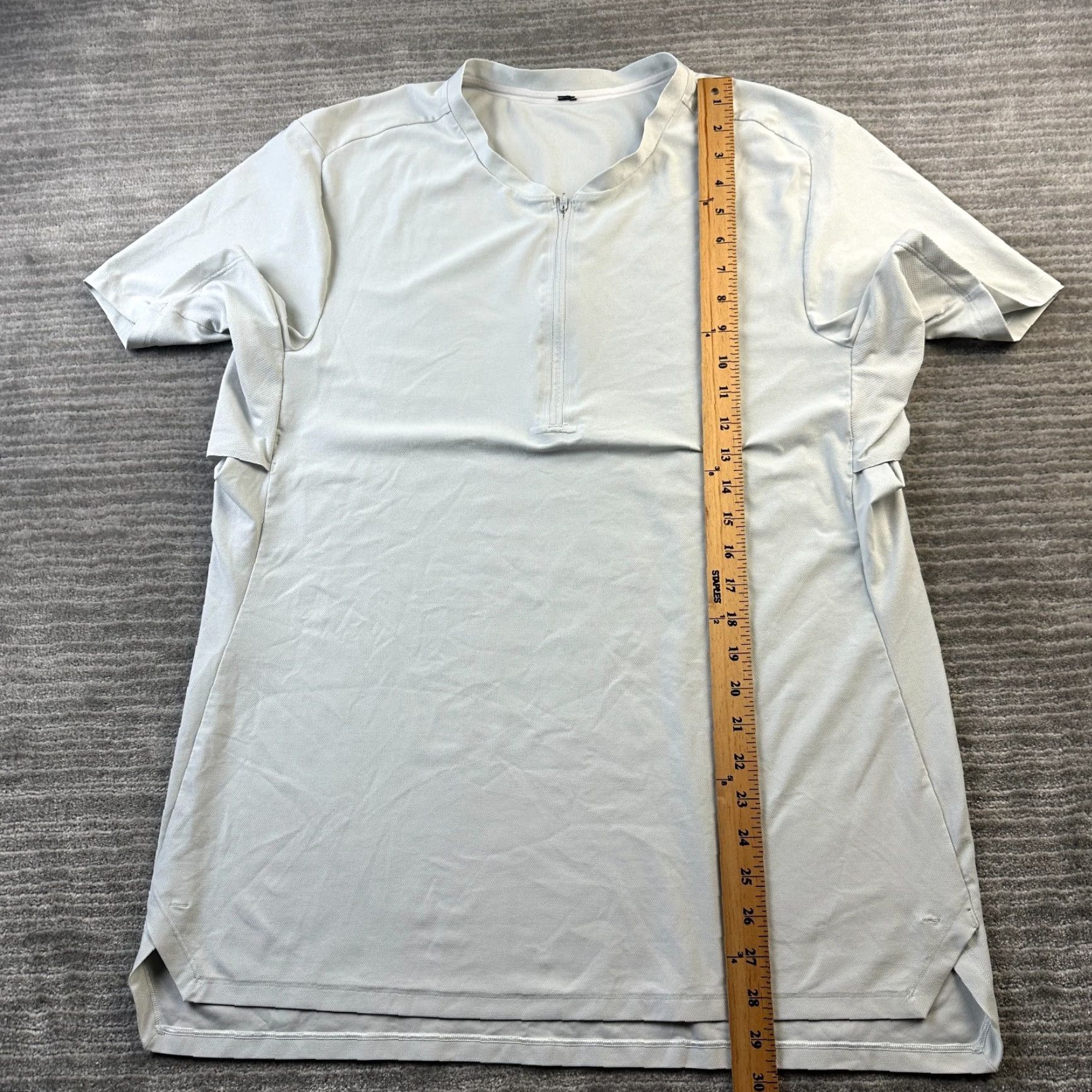 Lululemon Lululemon Shirt Mens Large Vented Short Sleeve 1/4 Zip T-Shirt Grey Polyester Knit Gym Yoga Ventilated Hiking Sports Lightweight Seasonal 90s? Size US L / EU 52-54 / 3 - 7 Thumbnail