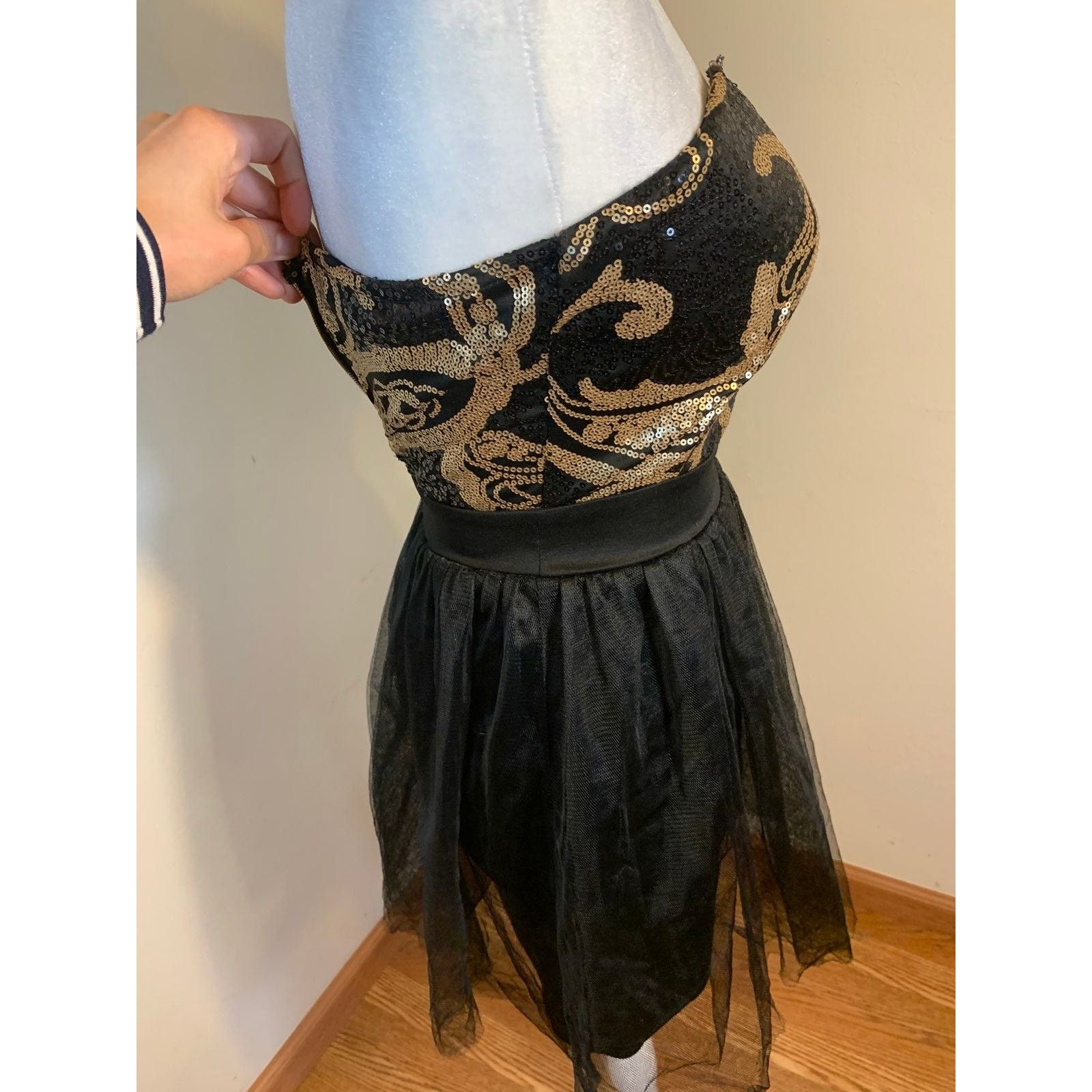 Other Windsor Womens Dress Size S Black Color Mini Dress (NWT) Size S / US 4 / IT 40 - 6 Thumbnail