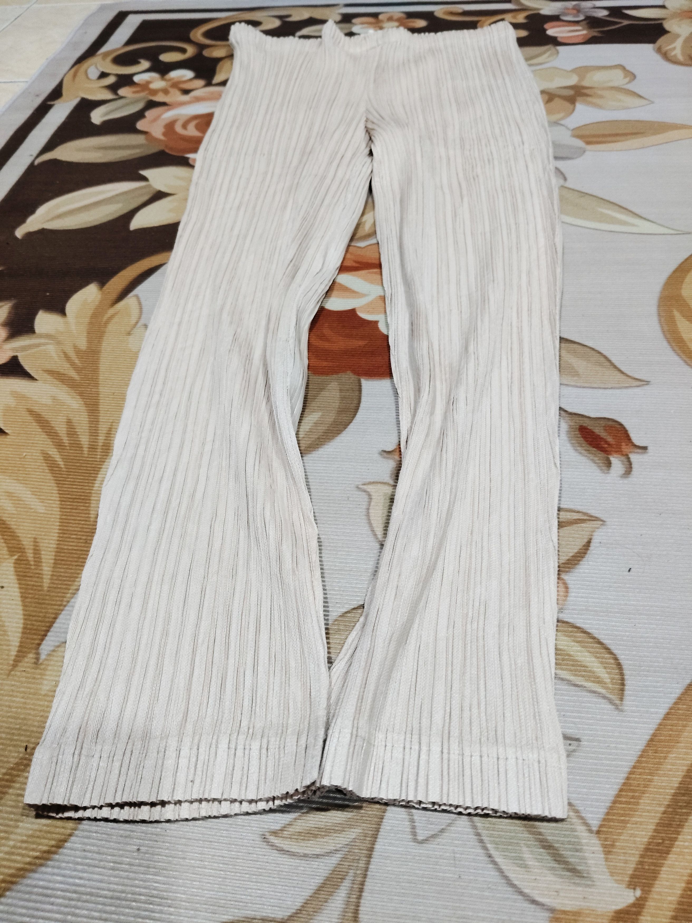 Pleats Please Issey Miyake Pleate please pants Size 30" / US 8 / IT 44 - 1 Thumbnail