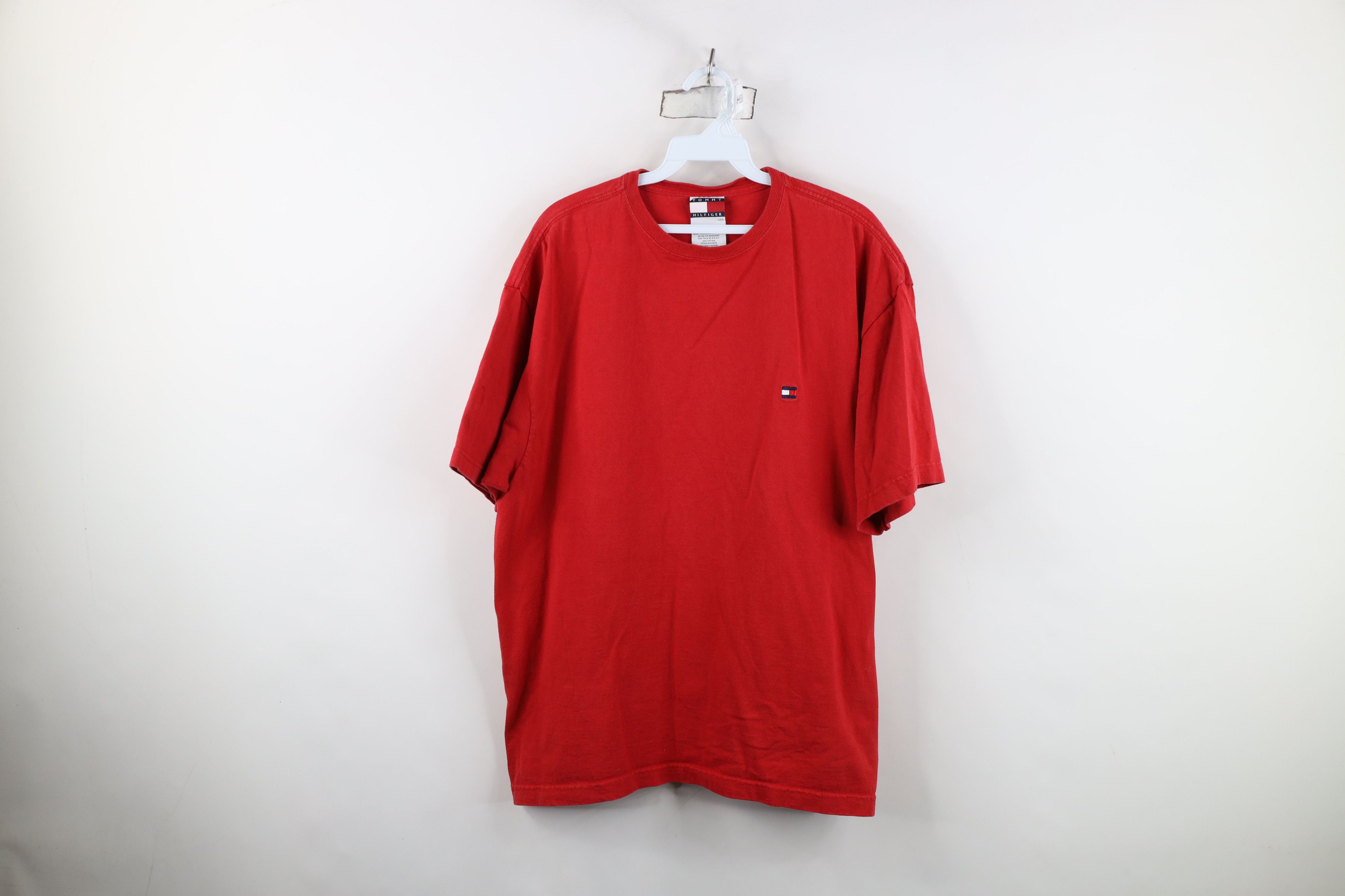 Tommy Hilfiger Vintage 90s Tommy Hilfiger Heavyweight T-Shirt Red Cotton Size US L / EU 52-54 / 3 - 1 Thumbnail