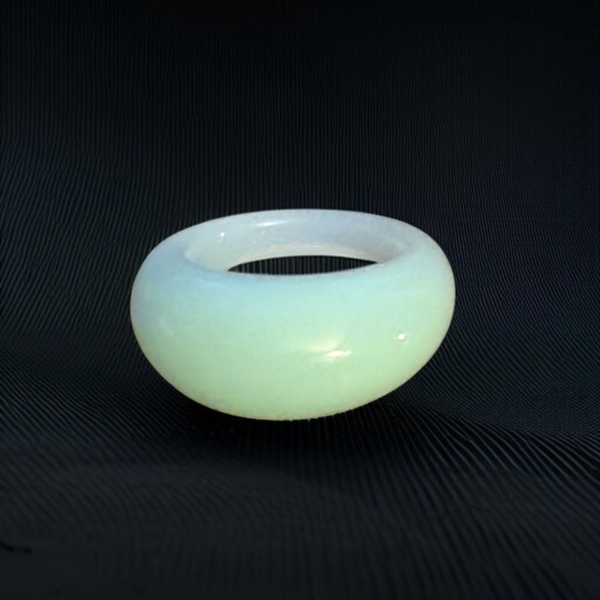 Vintage Vintage pale green lucite dome ring Size ONE SIZE - 1 Thumbnail
