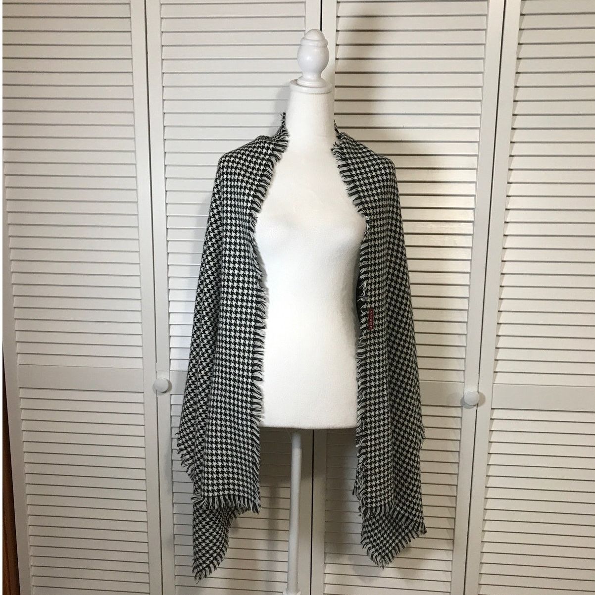 Merona MERONA Black White Houndstooth Print Wrap Shawl Scarf Size ONE SIZE - 1 Thumbnail