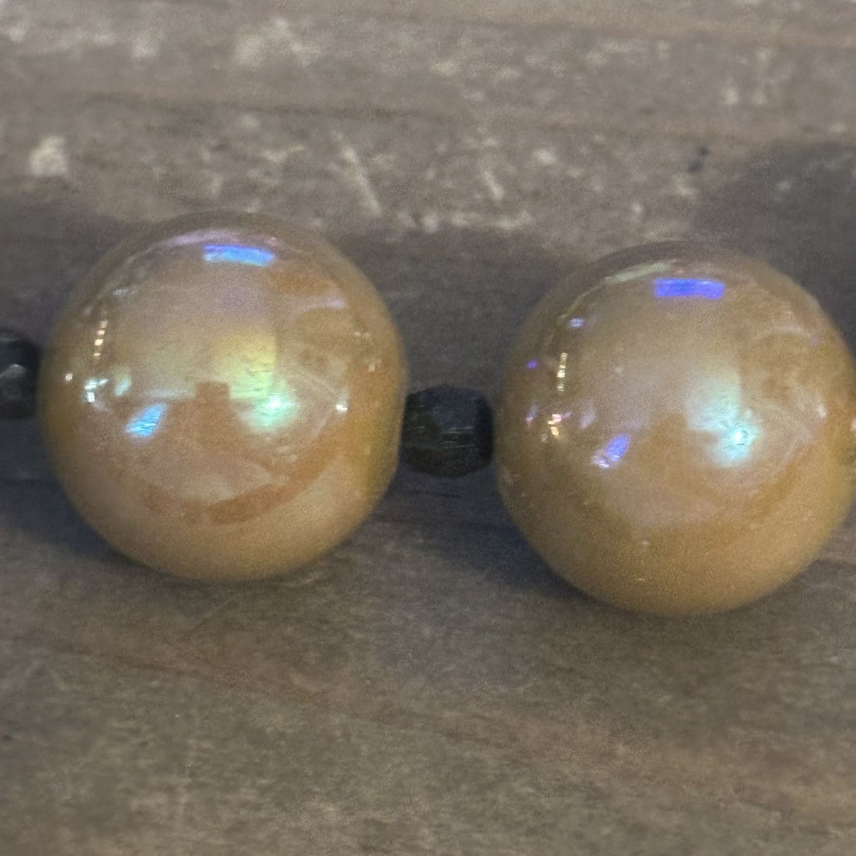 Vintage Vintage chunky iridescent tan lucite bead necklace Size ONE SIZE - 3 Thumbnail