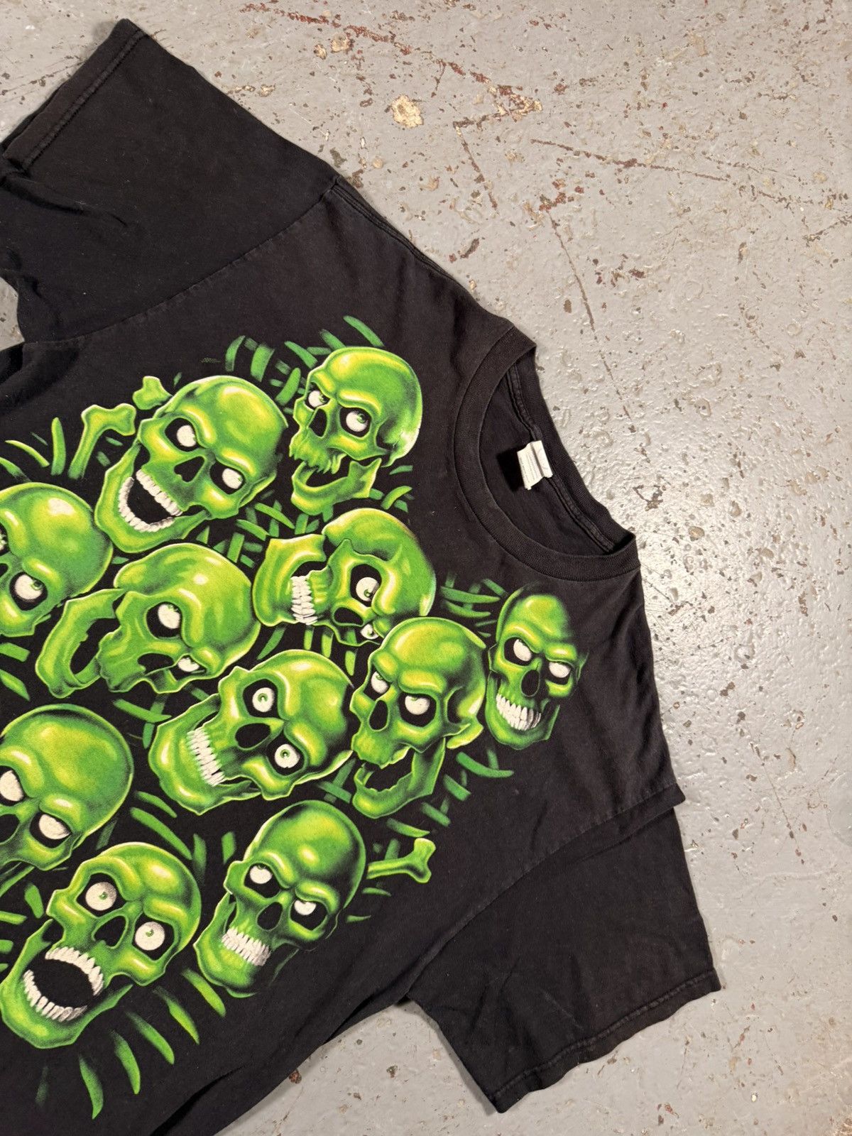 Liquid Blue Insane Sun Faded Liquid Blue Og Green Skull Vintage Tee Size US XL / EU 56 / 4 - 3 Thumbnail
