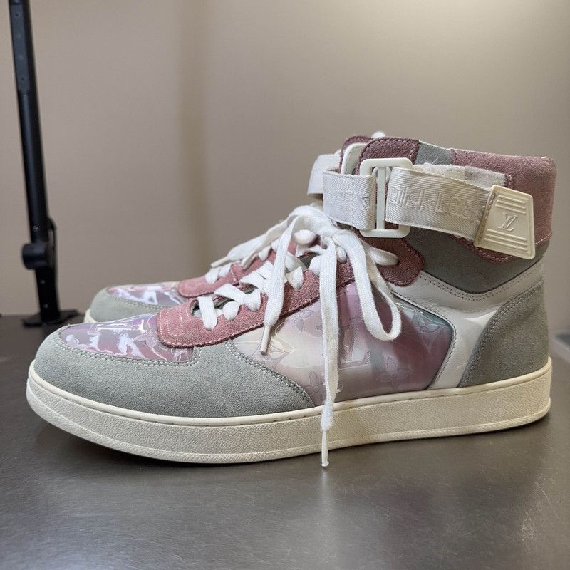 Louis Vuitton Rivoli High-Top Fashion Sneakers 0079
