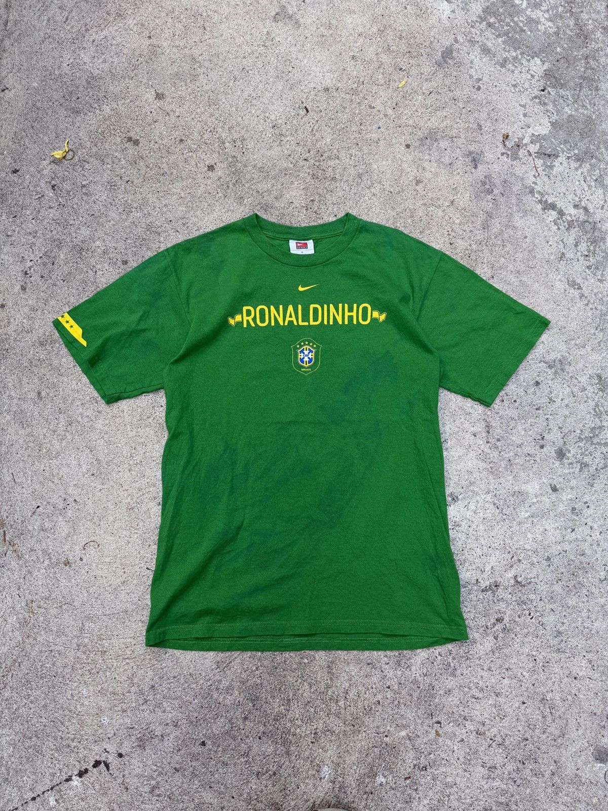 Nike Vintage Brazil 00's "Ronaldinho No.10" T-shirt Size US S / EU 44-46 / 1 - 1 Thumbnail