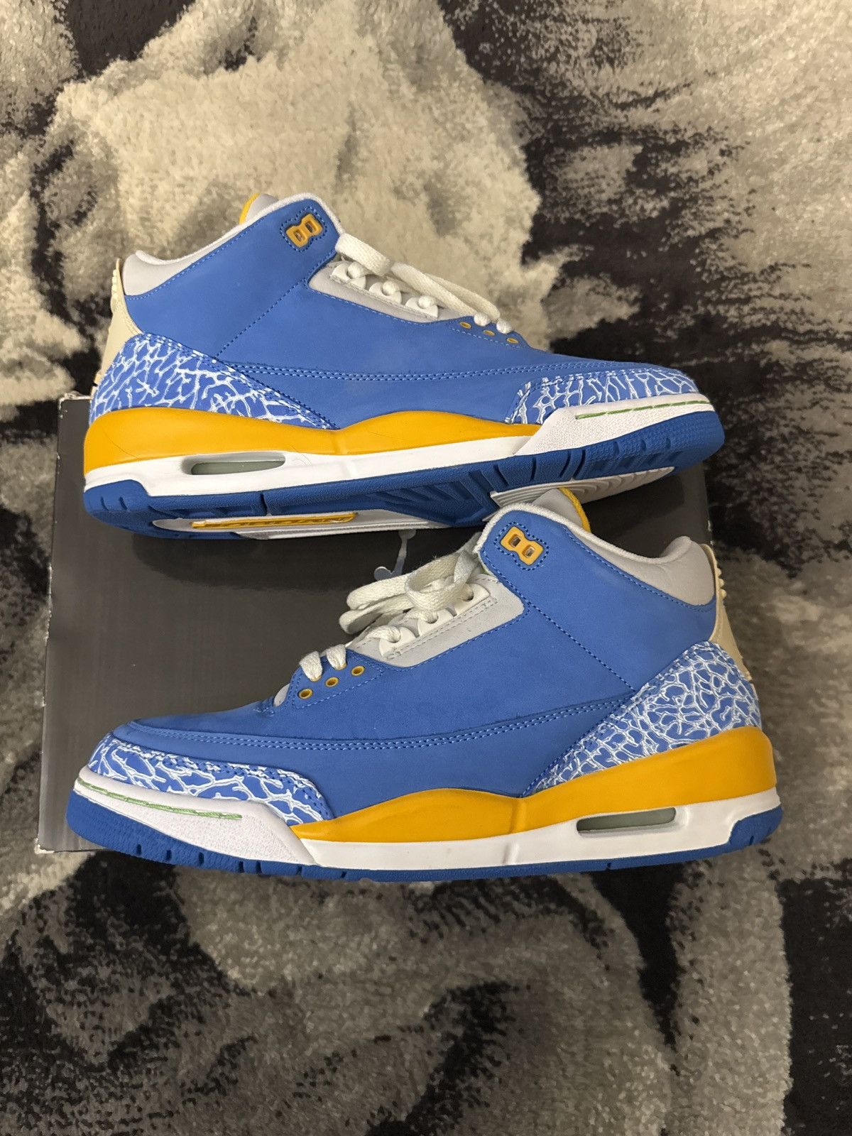 Jordan Brand Air Jordan 3 DTRT Size US 10 / EU 43 - 1 Thumbnail