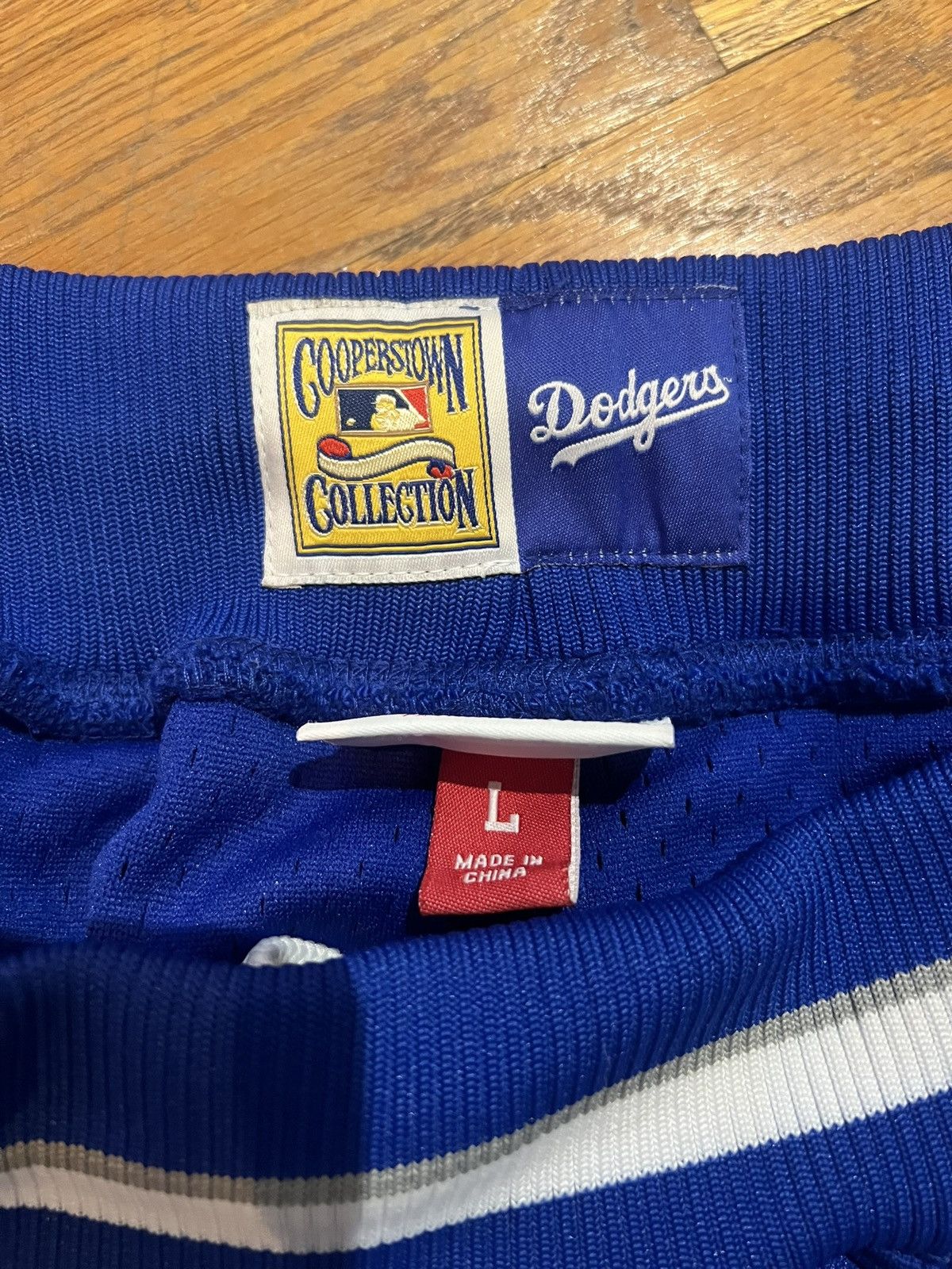 Mitchell & Ness LOS ANGELES DODGERS SHORTS Size US 34 / EU 50 - 3 Thumbnail