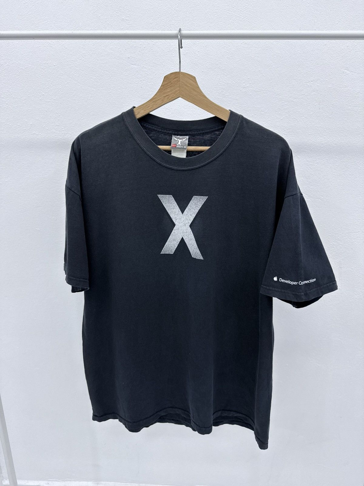 Apple Vintage 90s APPLE “X” Spotlight on Innovation Tshirt Size US XL / EU 56 / 4 - 1 Thumbnail