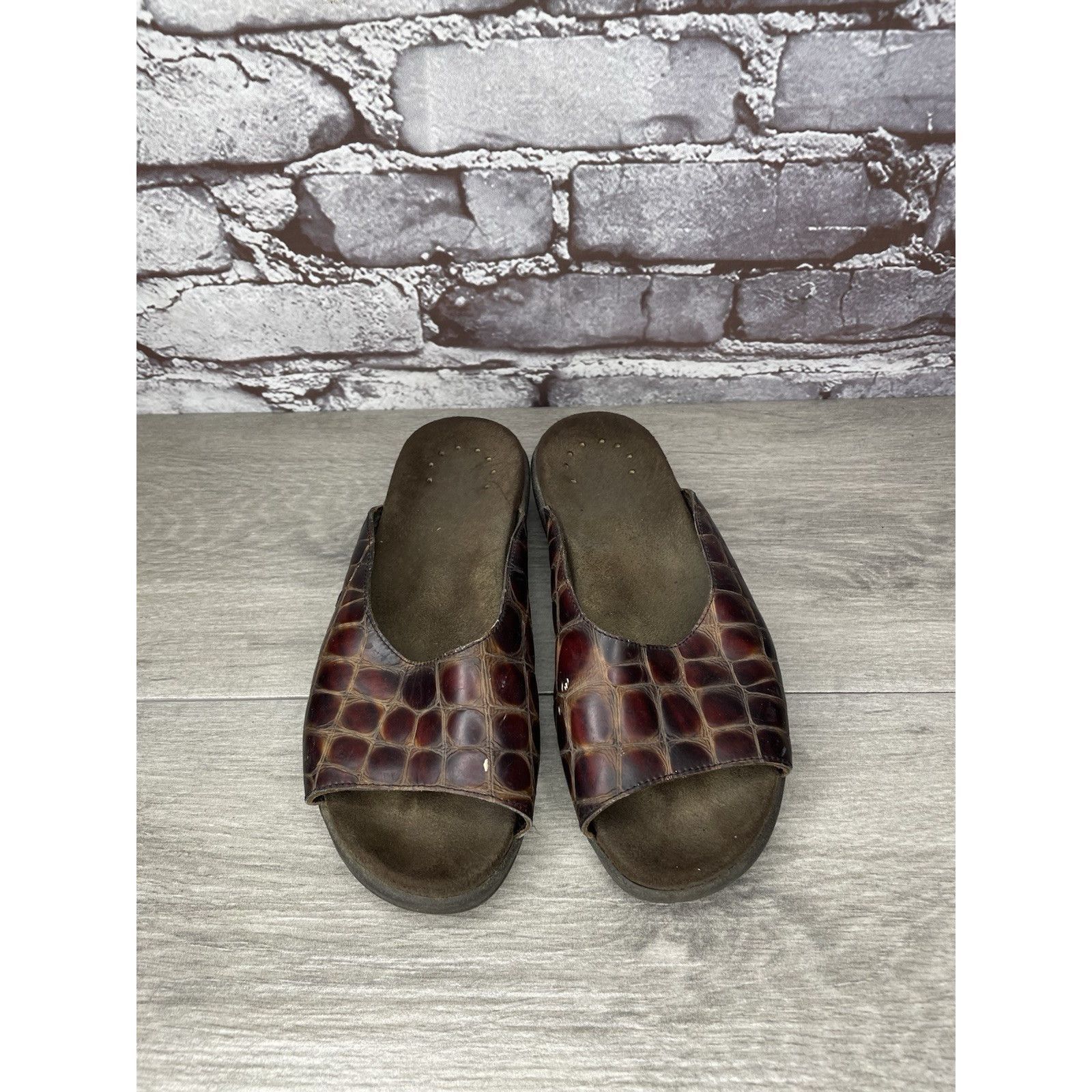 Mephisto Mephisto Brown Leather Croc Embossed Slip On Slides Sandals Size US 5 / IT 35 - 10 Thumbnail