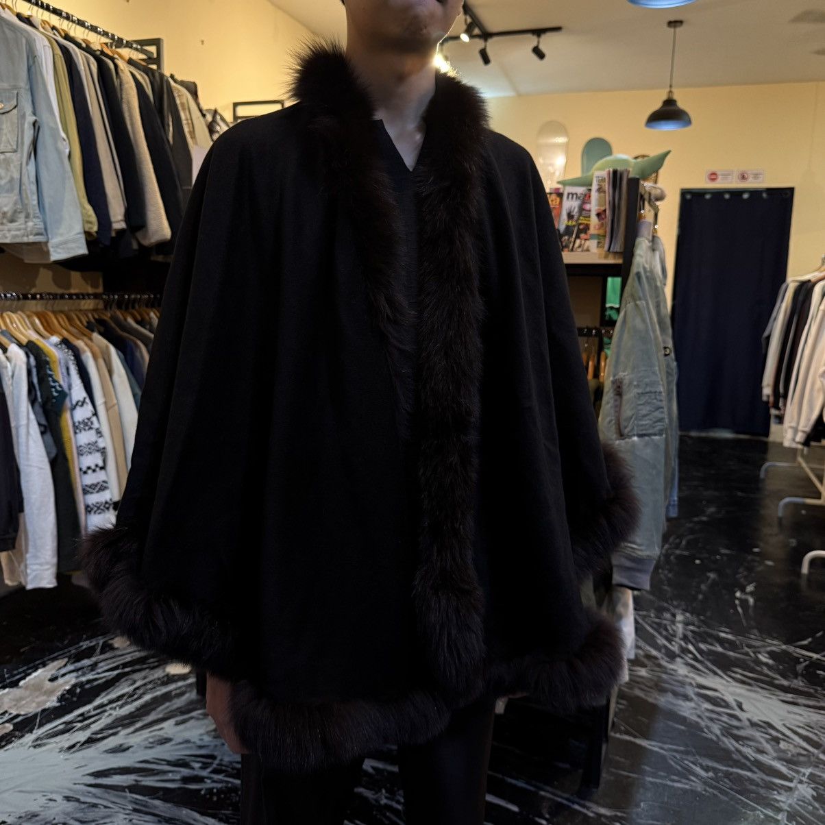 Balmain Vintage Balmain Cashmere Fur Poncho Size ONE SIZE - 10 Thumbnail