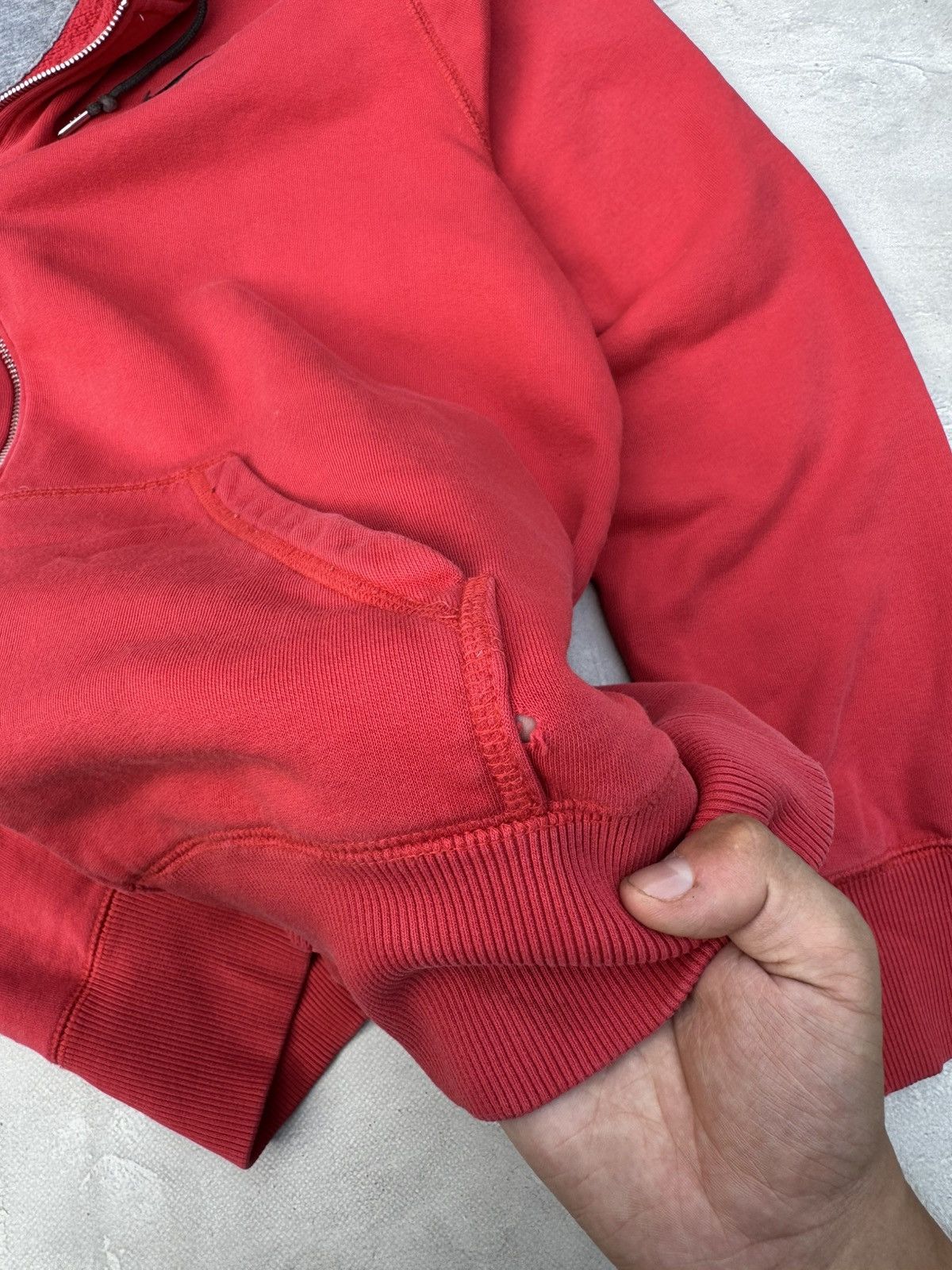Nike Vintage Nike Swoosh Red Cotton Zip Hoodie Size US L / EU 52-54 / 3 - 10 Thumbnail