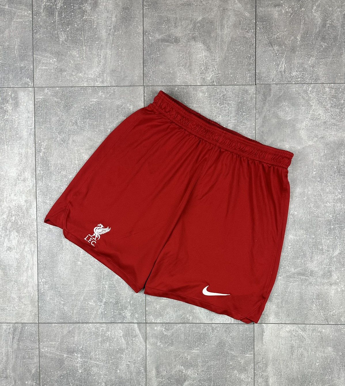 Nike Nike Liverpool Home Stadium Short 2022/23 Size US 36 / EU 52 - 1 Thumbnail
