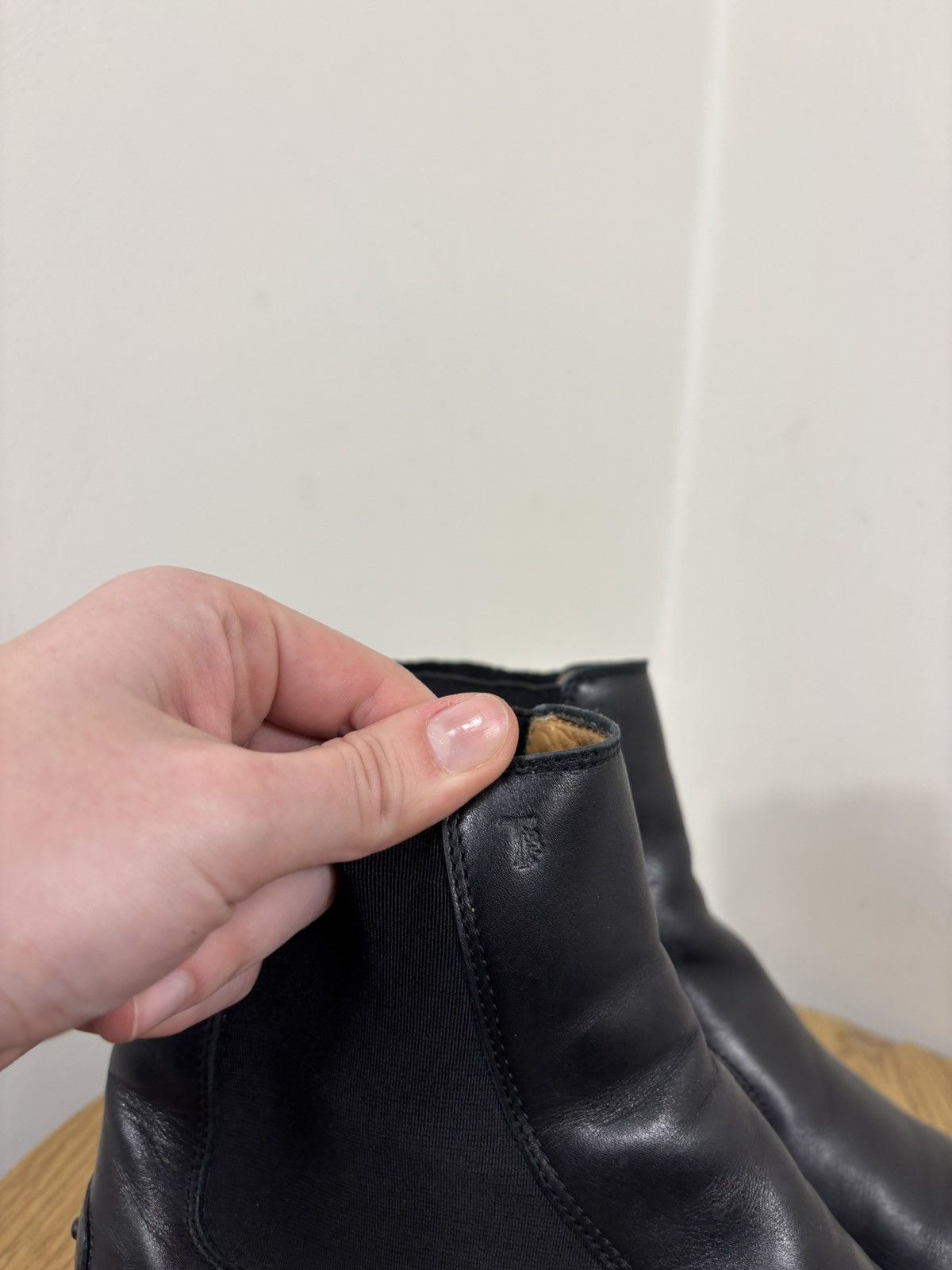 Tod's Tod’s Women’s Black Low Heel Ankle Leather Chelsea Boots Size US 7.5 / IT 37.5 - 4 Thumbnail