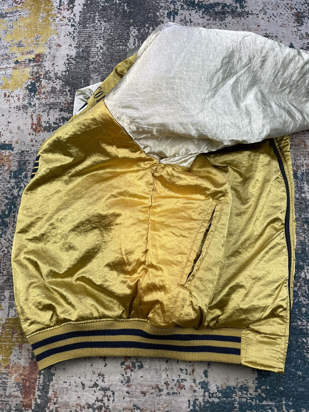 Japanese Brand VINTAGE SUNTORY BOSS REVERSIBLE BOMBERS JACKET Size US XL / EU 56 / 4 - 5 Thumbnail
