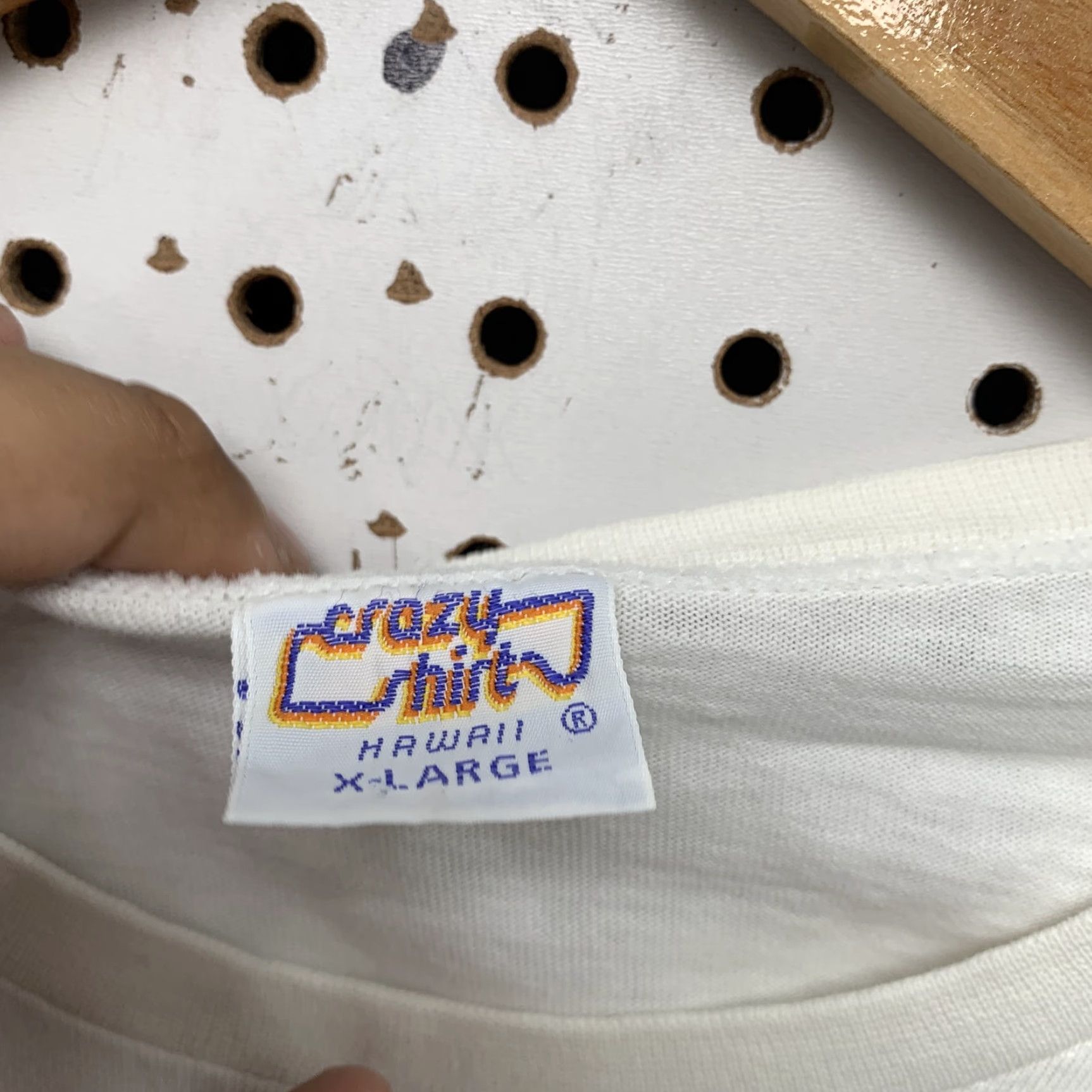 Vintage VINTAGE Crazy Shirt Lahaina Whaling Museum Maui Shirt Mens XL White 90s Tee Mens XL White 90s Vintage Size US XL / EU 56 / 4 - 3 Thumbnail
