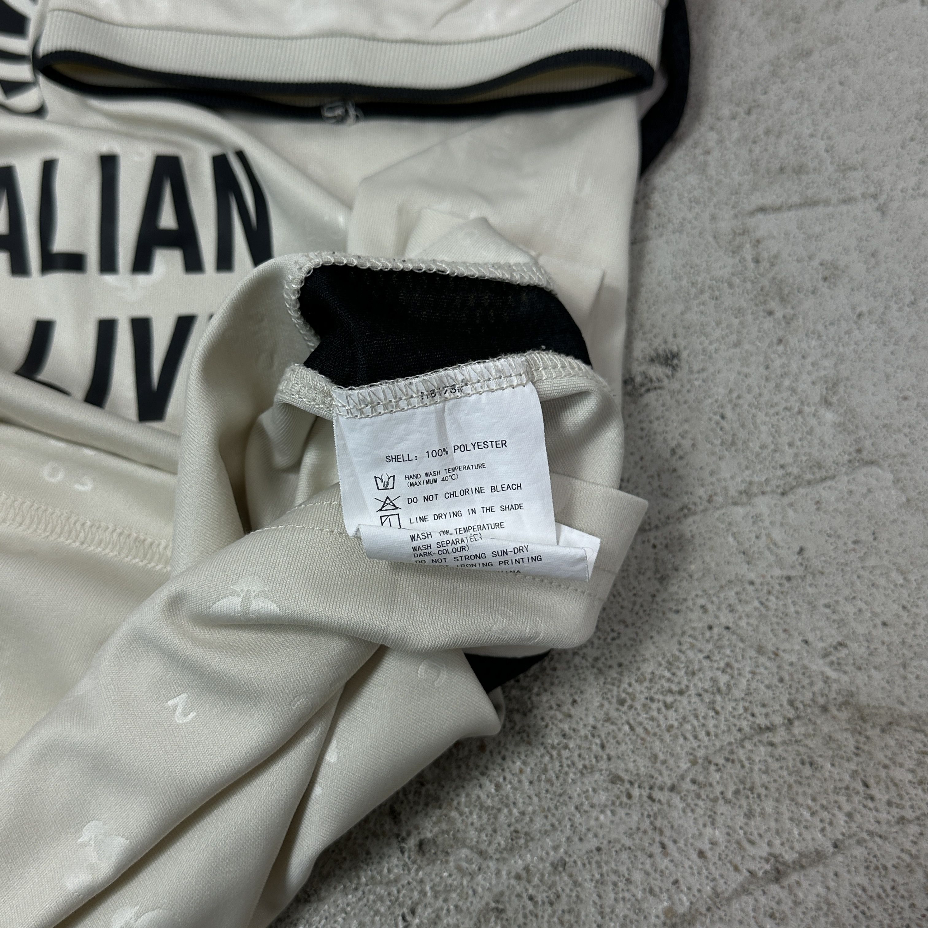 Vintage Vintage Sporty UCAN Adelaide FC 22/23 Away Jersey Y2K Size US M / EU 48-50 / 2 - 4 Thumbnail