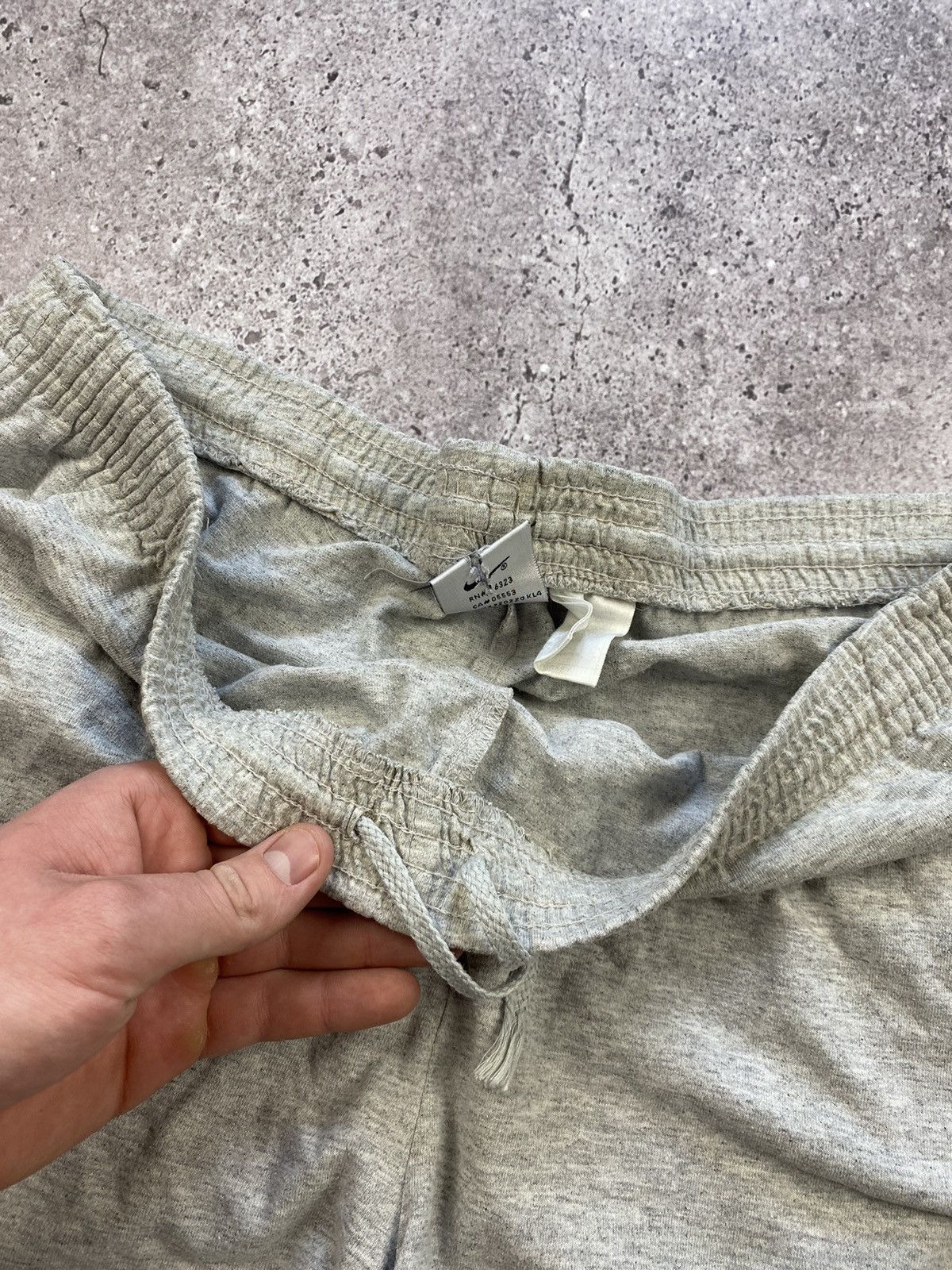 Nike × Vintage Nike 90’ vintage cotton shorts beige grey swoosh Size US 34 / EU 50 - 4 Thumbnail