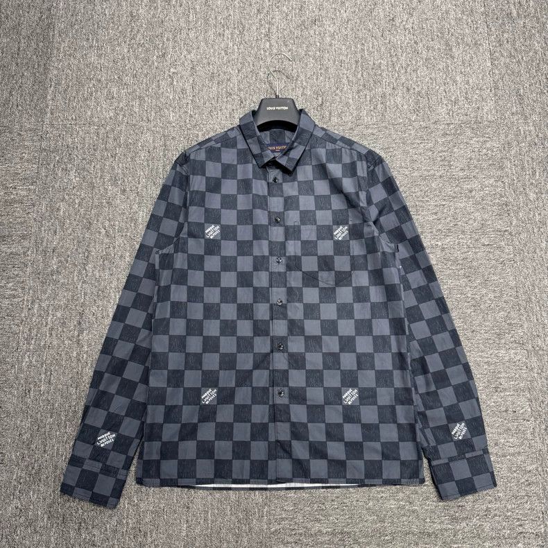 Louis Vuitton Louis Vuitton A checkered shirt 2501-Nextarrow Size US M / EU 48-50 / 2 - 3 Thumbnail