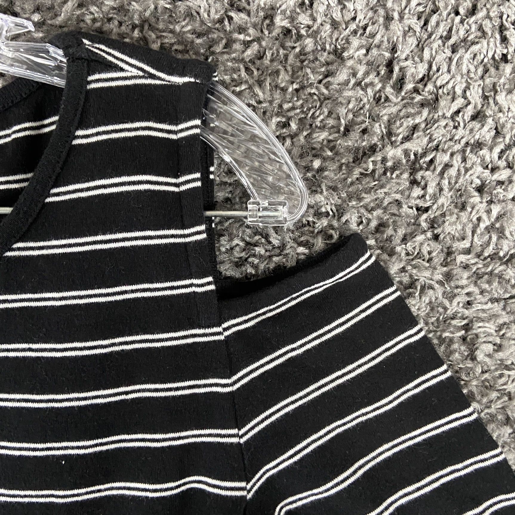 Tommy Hilfiger Tommy Hilfiger Blouse Women L Black Striped Shoulder Cutouts Womens Size L / US 10 / IT 46 - 4 Thumbnail