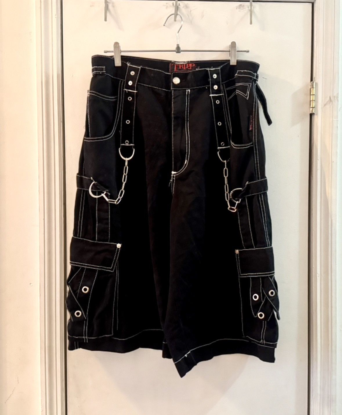 Tripp NYC Tripp NYC Vintage Goth Rave Cargo Shorts Black Large L Y2K Size US 36 / EU 52 - 1 Thumbnail