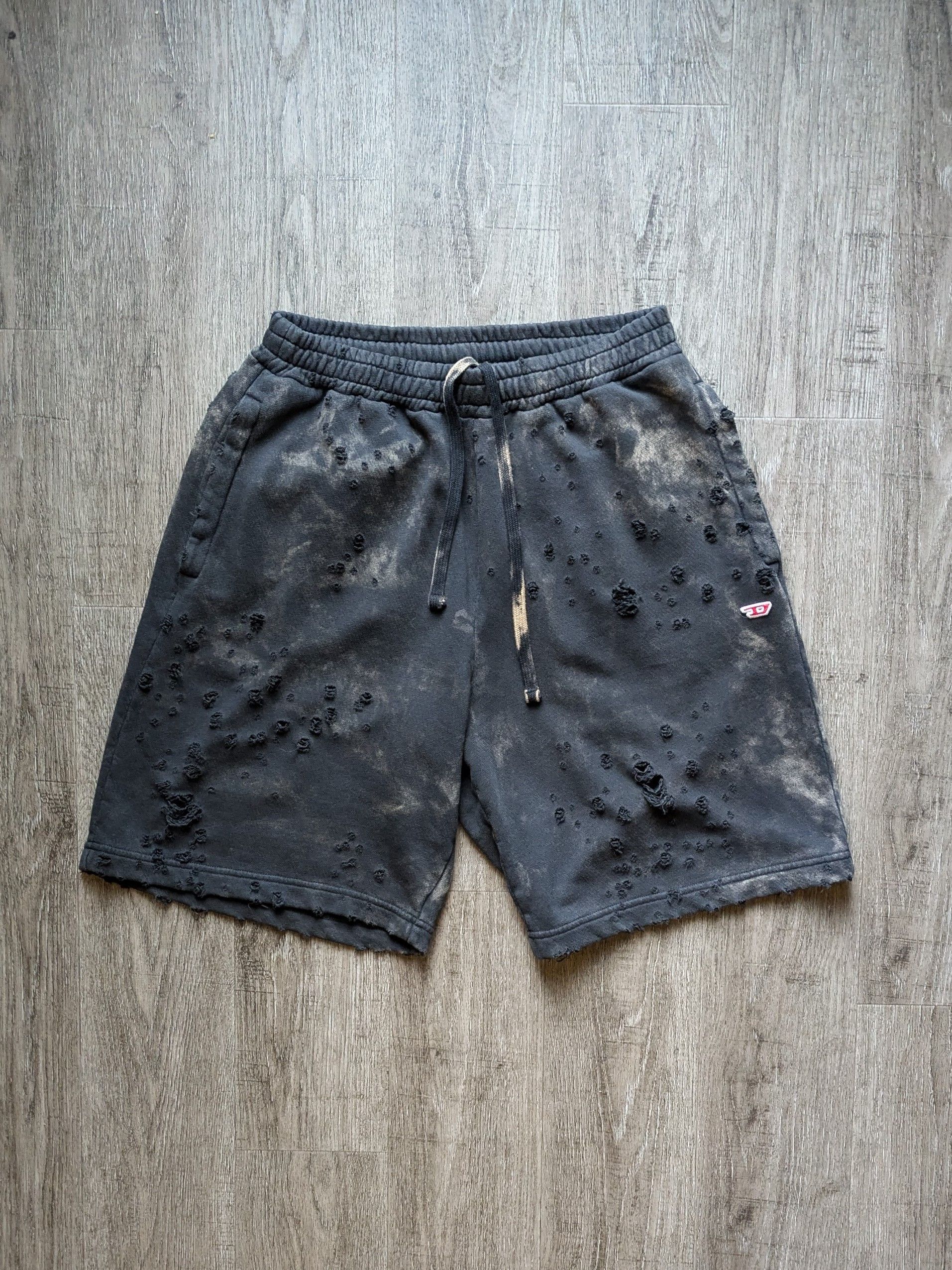 P-Crown-N2 Distressed Shorts