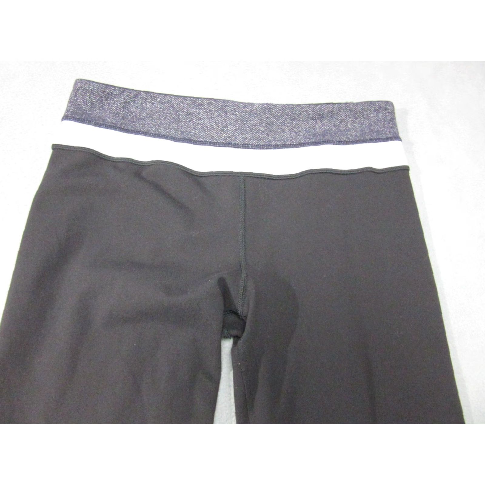 Lululemon Leggings Womens 6 Black Flare Leg Mid Rise Logo Gym Activewear