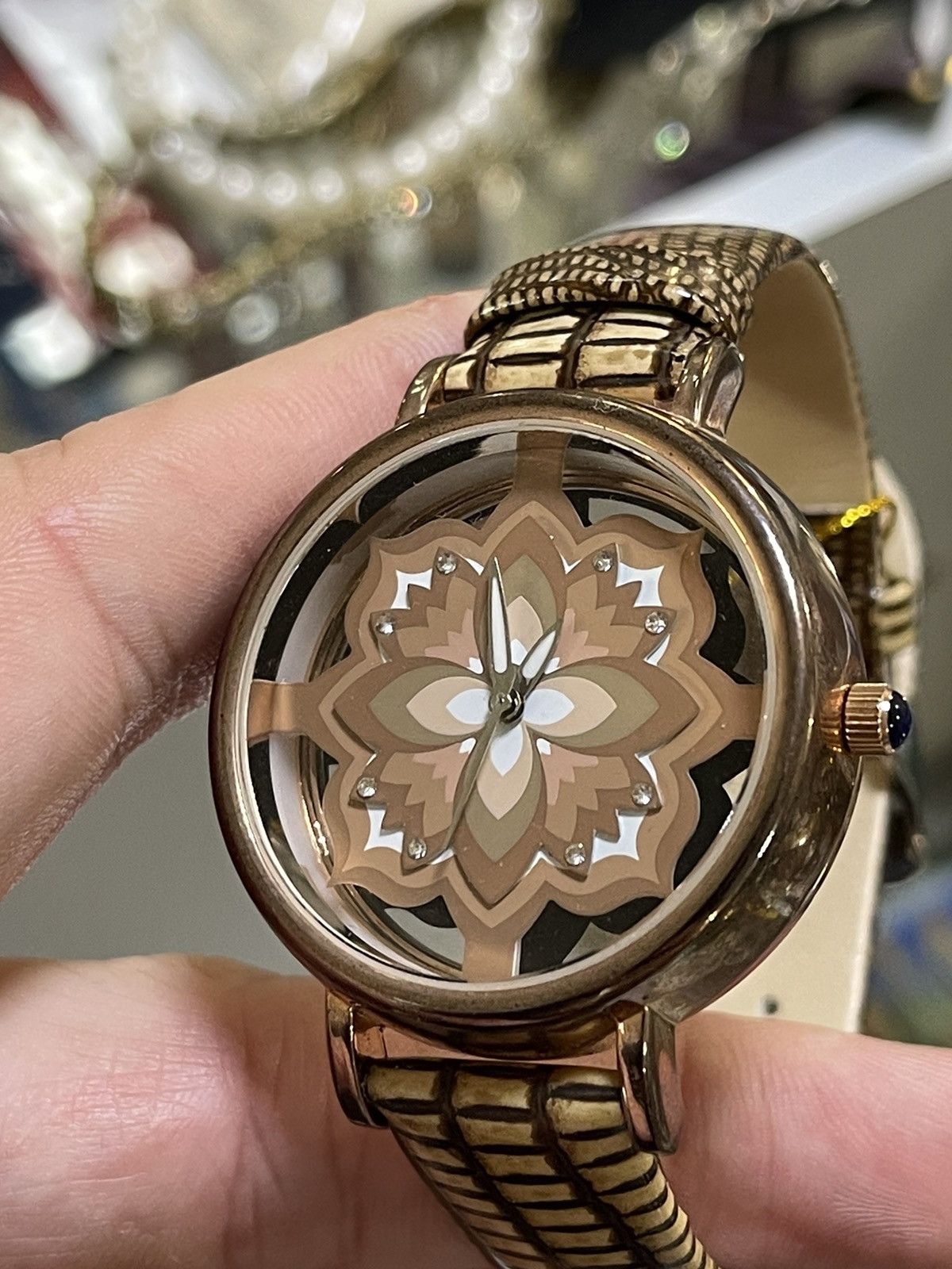 Vintage Vintage watch 00s flower futuristic bracelet. WORK! Size ONE SIZE - 2 Thumbnail