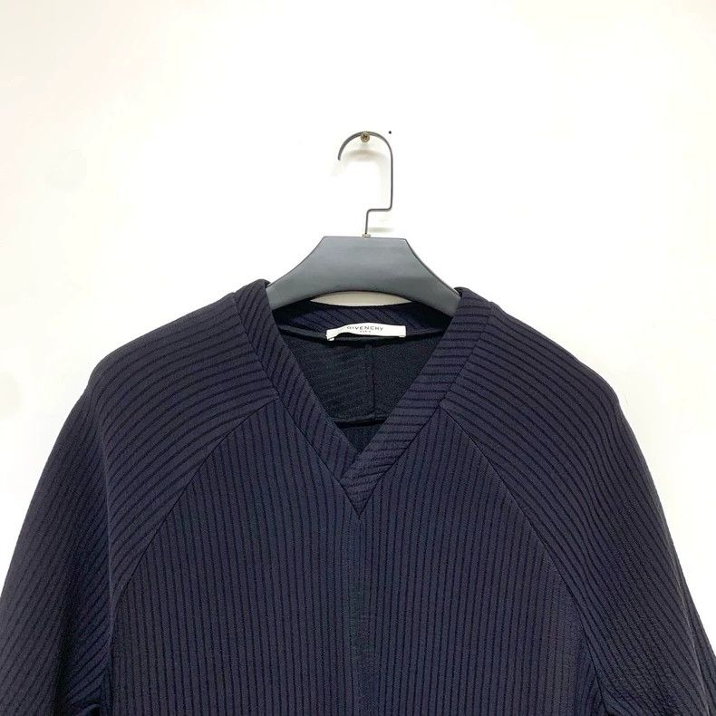 Givenchy Givenchy Black V Neck Knit Short Sleeve S Size Fabric 6 Size US S / EU 44-46 / 1 - 3 Thumbnail