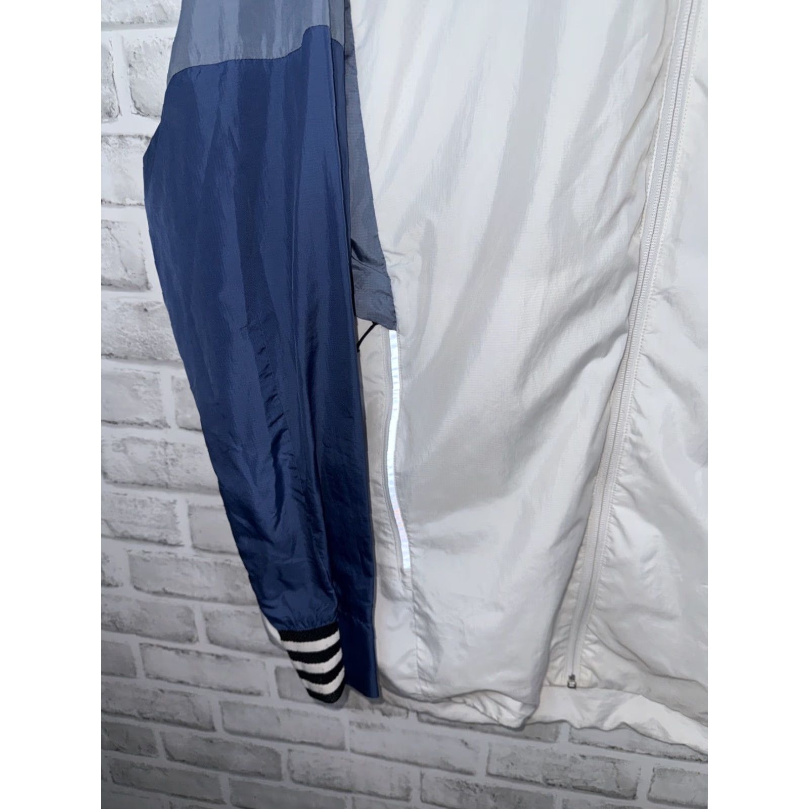 Adidas Adidas Jacket Men XL White Blue Windbreaker Woven Shell Run ID Mens Size US XL / EU 56 / 4 - 5 Thumbnail