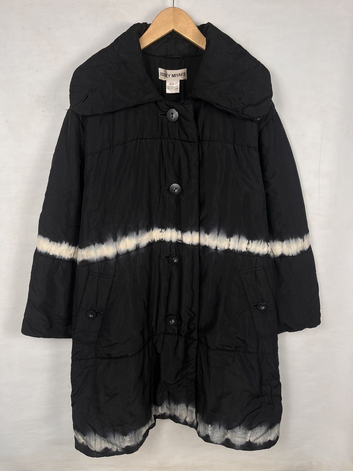 Issey Miyake Issey Miyake Puffer Coat Stripped Size US L / EU 52-54 / 3 - 9 Thumbnail