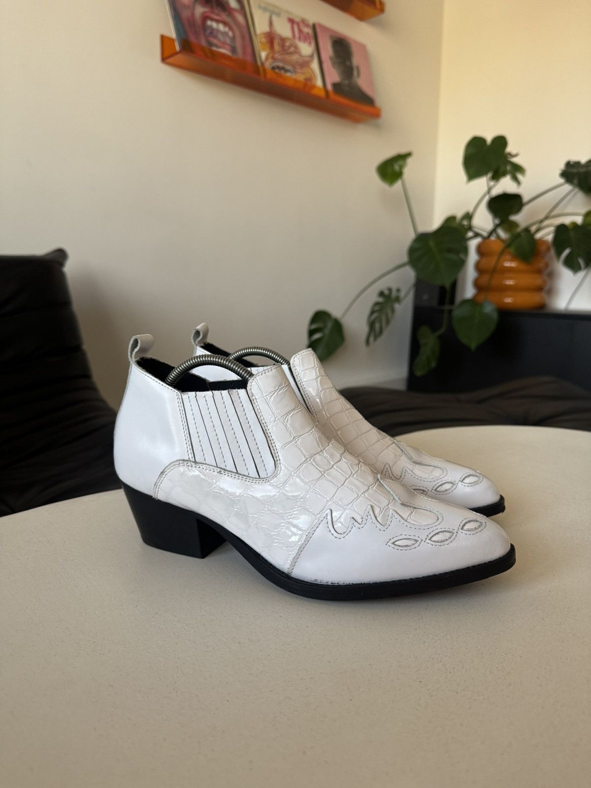 Kurt Geiger Vintage Women’s Cowboy Patent Leather Boots White Hype Rare Size US 9 / IT 39 - 3 Thumbnail