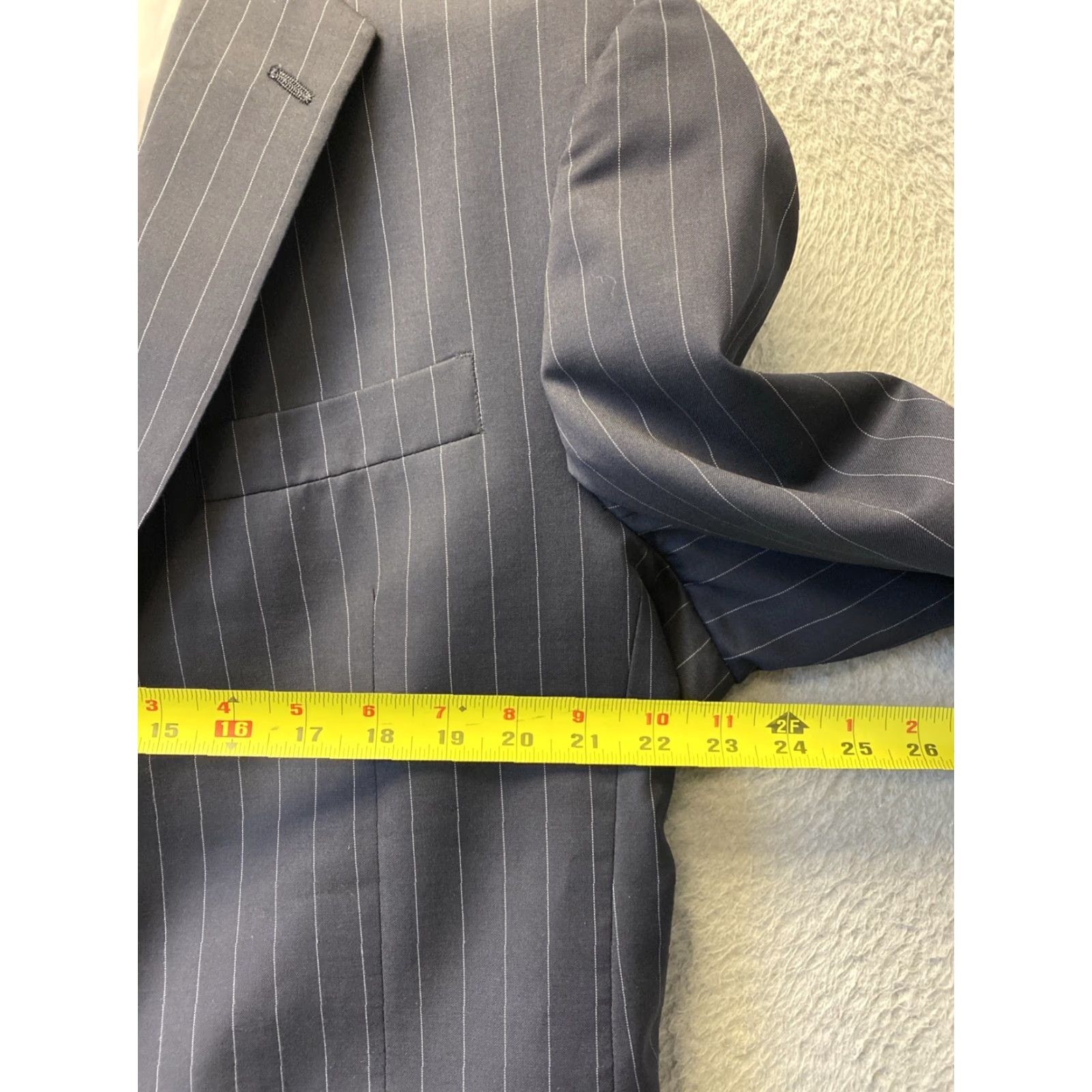 Hart Schaffner Marx VINTAGE Hart Schaffner Marx Navy Pin Stripe Wool Suit 2-Piece 44R Navy Blue Mens Regular 2-Piece Flat Front Size 44R - 5 Thumbnail