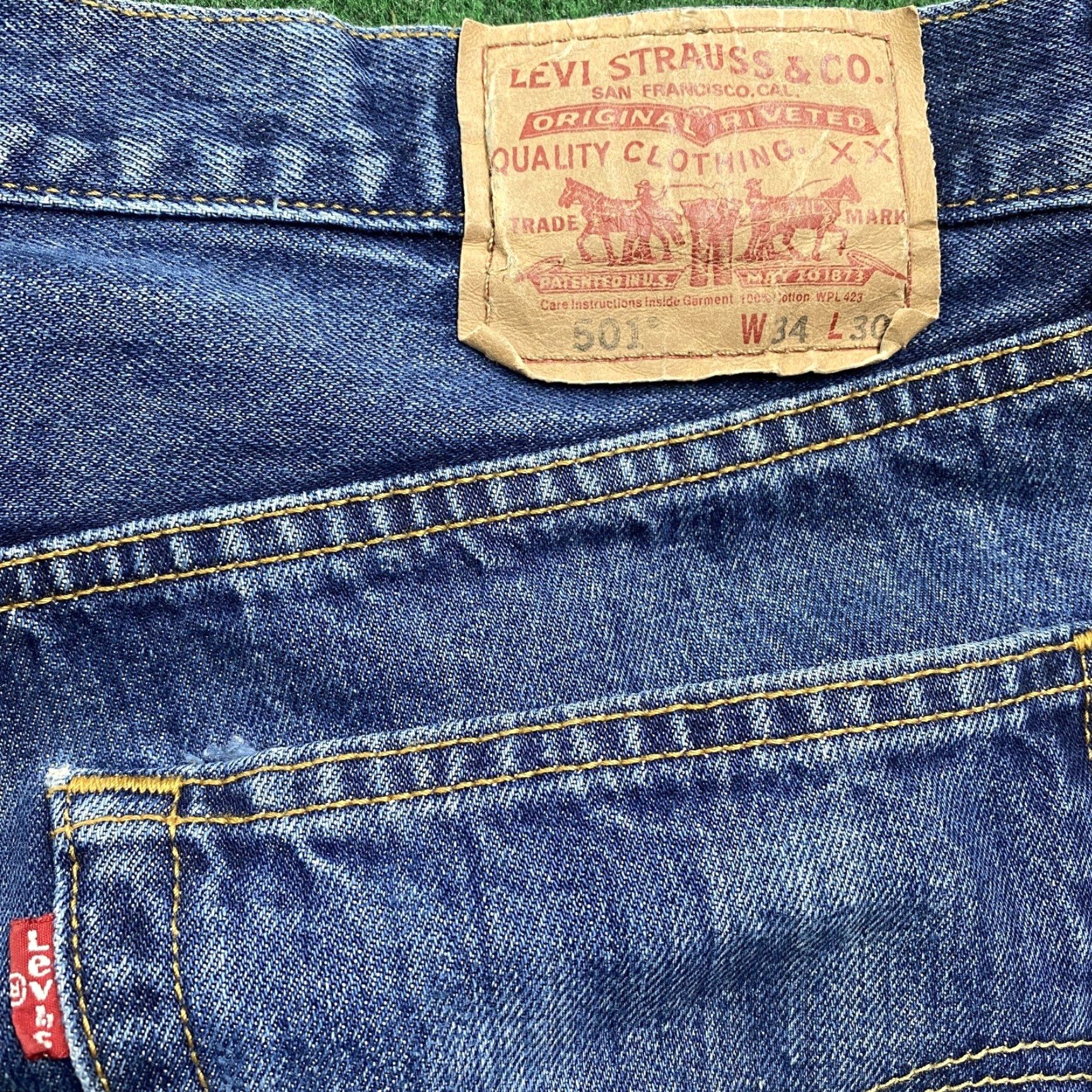 Levi's VINTAGE Levi's 501 Jeans Mens 34 Blue 90S Denim Medium Wash Button Fly Classic Straight 5-Pocket USA Cowboy Western logo blue Mens Regular 34x29 Size US 34 / EU 50 - 5 Thumbnail