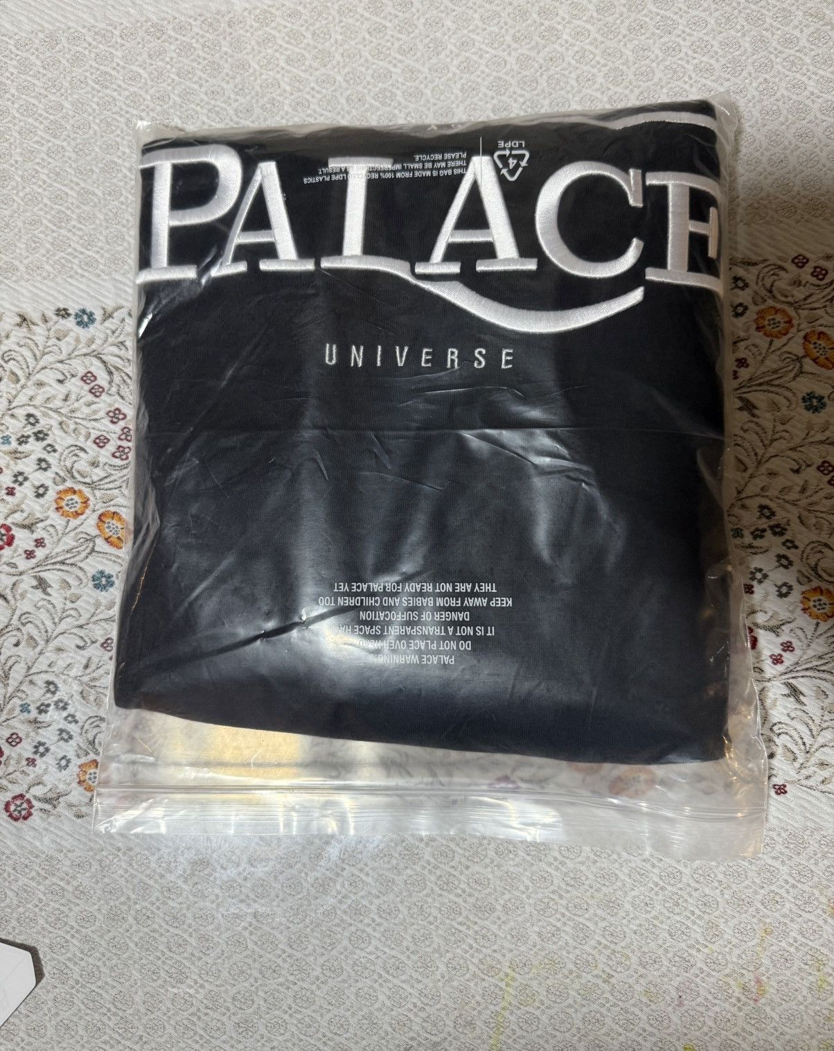 Palace Palace Universe Crew Black Cotton Sweatshirt Men’s Size XL Size US XL / EU 56 / 4 - 4 Thumbnail