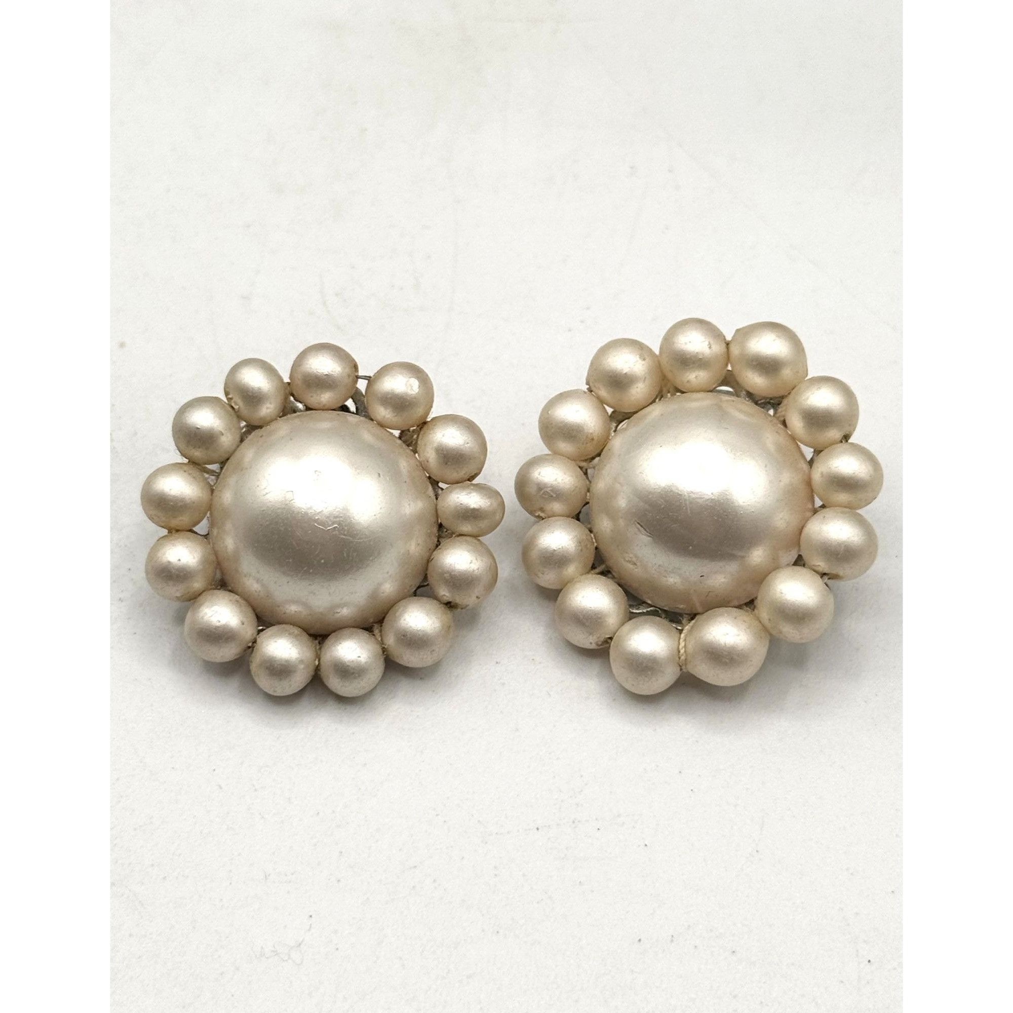 Vintage Vintage faux pearl flower Japan earrings Size ONE SIZE - 1 Thumbnail