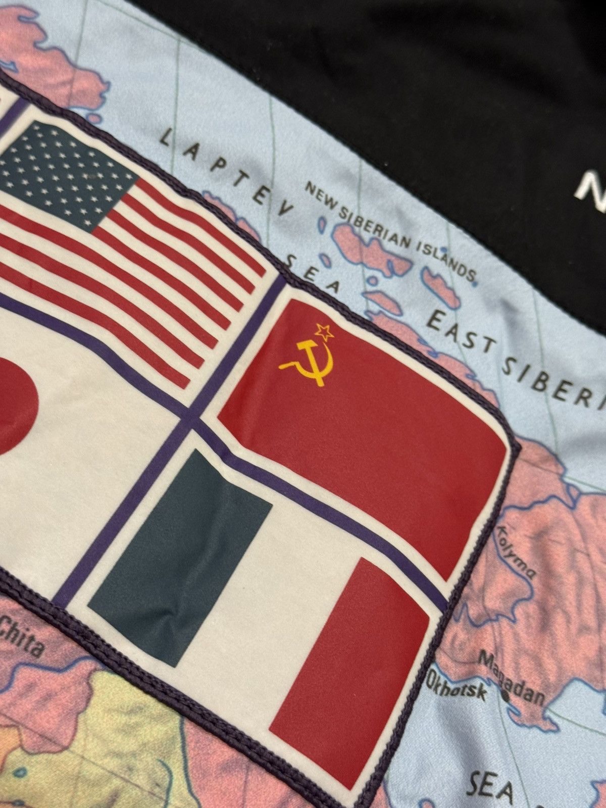 Supreme × The North Face Supreme/TNF Atlas World Map Expedition Mountain Jacket Size US L / EU 52-54 / 3 - 21 Thumbnail